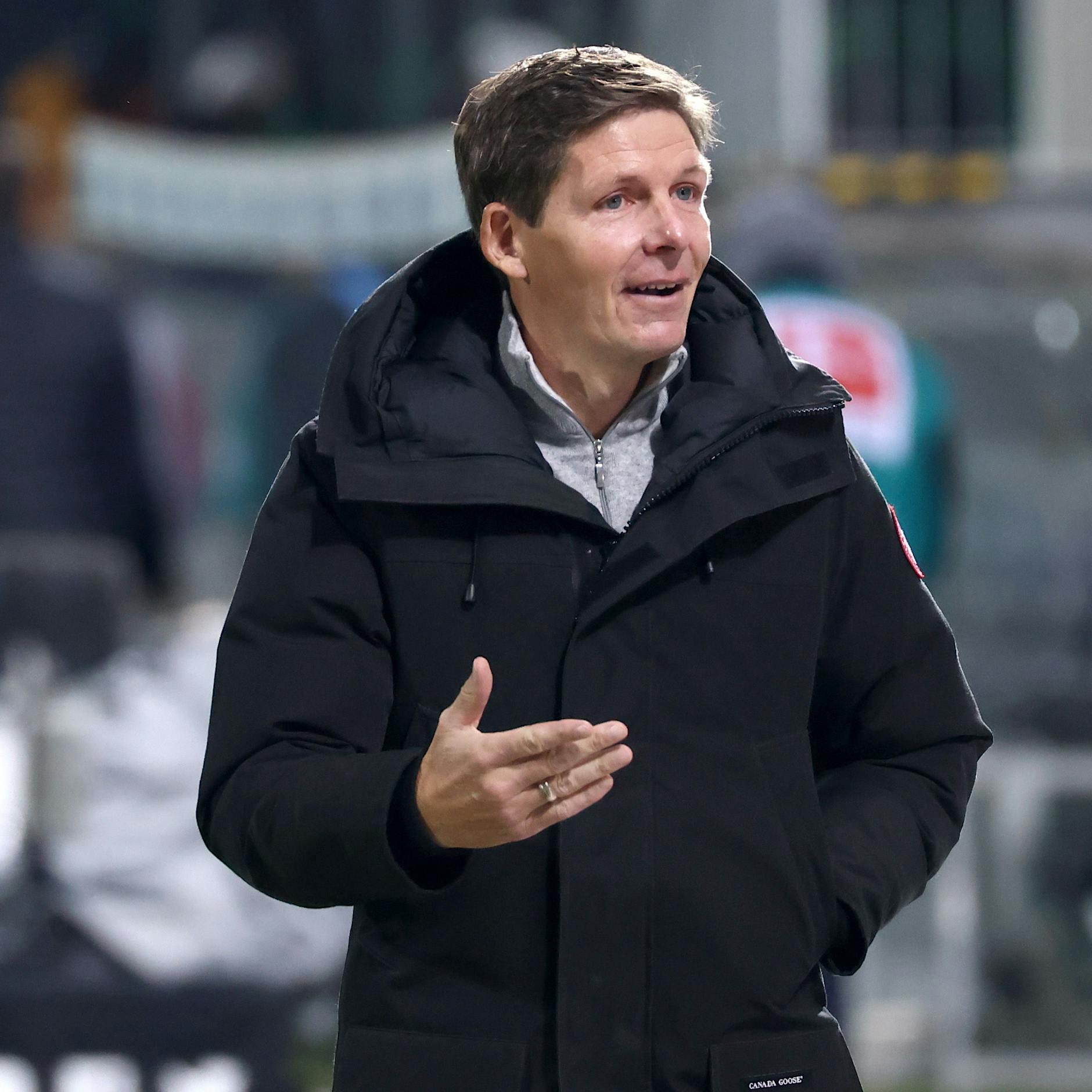 Unfall mit E-Roller! Frankfurt-Coach Glasner am Gesicht operiert