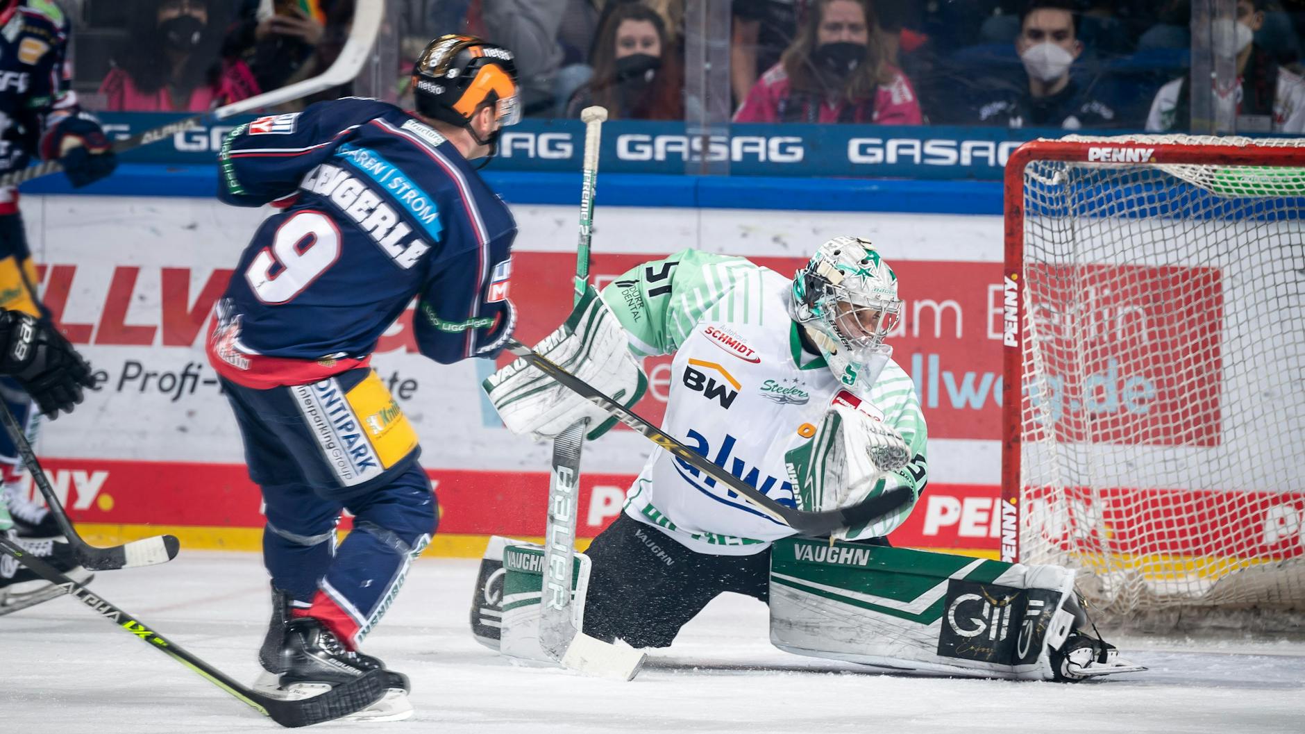 Der Doppelpack von Mark Zengerle reichte für die Eisbären Berlin gegen Bietigheim nicht zum Sieg.