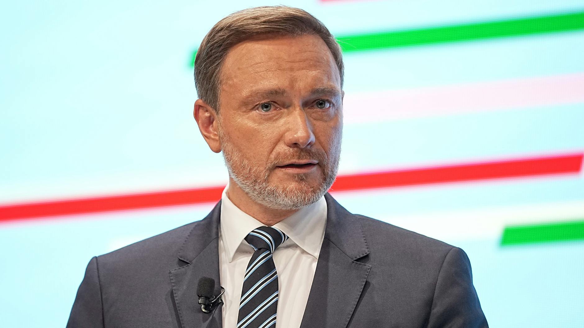 Bundesfinanzminister Christian Lindner (FDP) verspricht Steuerentlastungen für Bürger und Unternehmen.