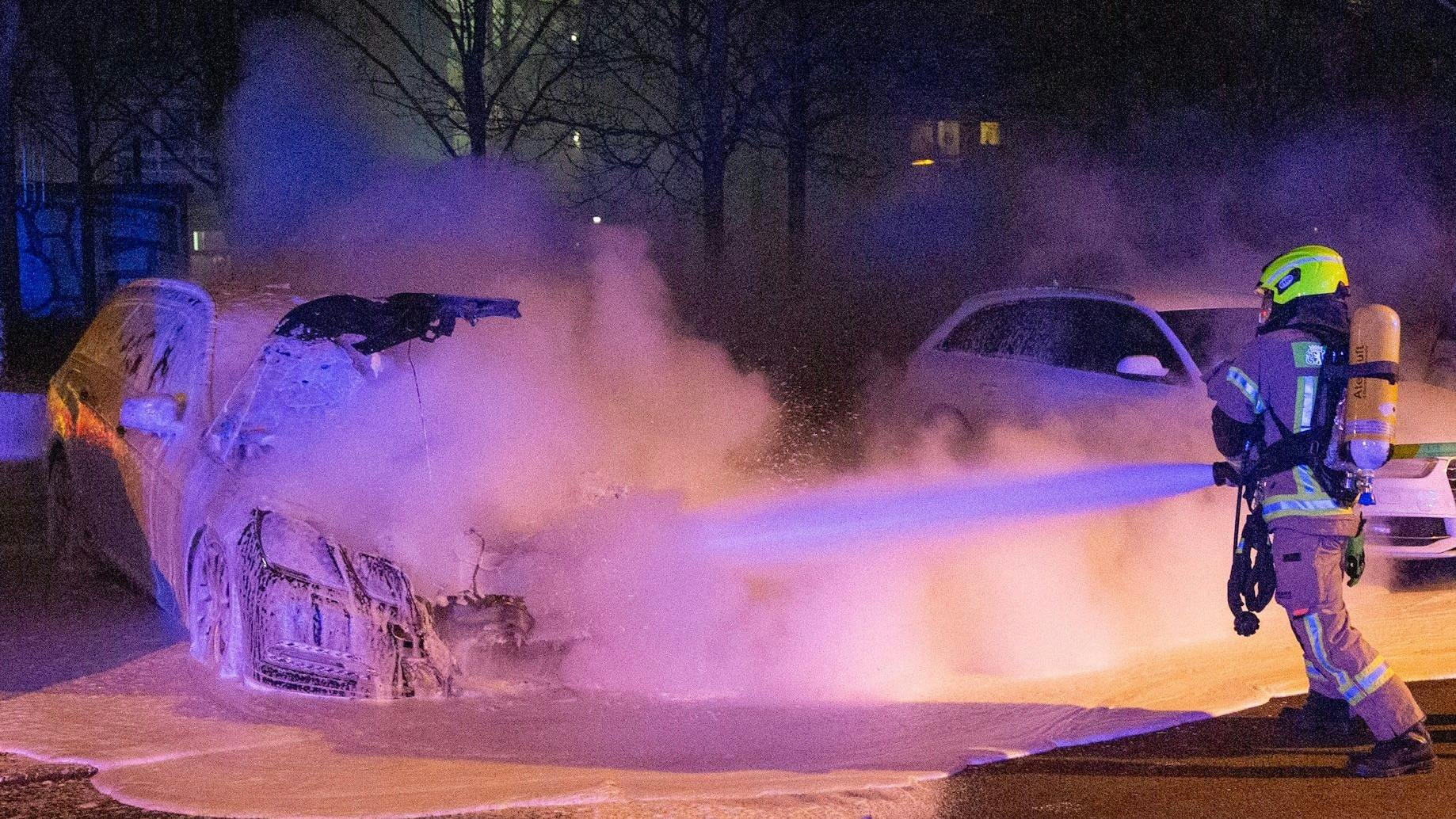 In Berlin brannten in der Nacht zum Montag schon wieder Autos – diesmal in Marzahn.