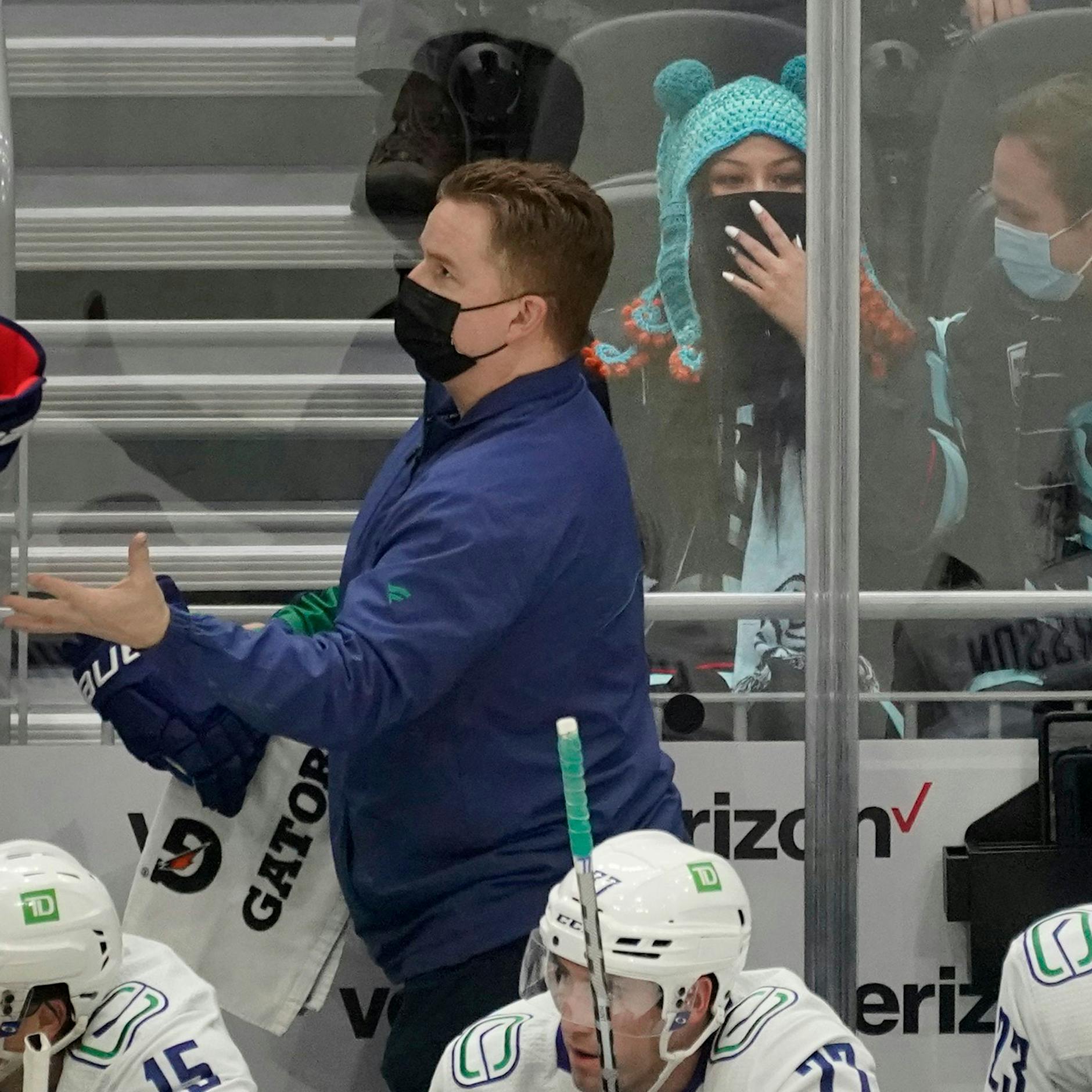 Hautkrebs bei Eishockey-Spiel entdeckt: Lebensrettende Diagnose am Spielfeldrand