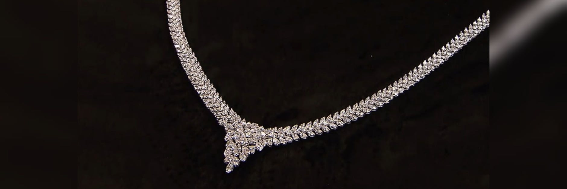 Dieses unfassbare Diamanten-Collier sucht bei „Bares für Rares“ einen neuen Besitzer.