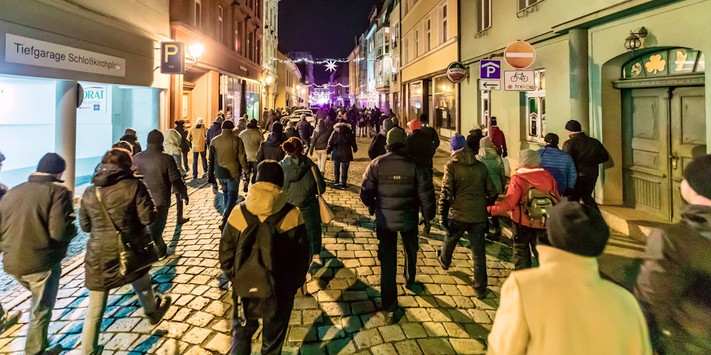 Corona-Demos in Brandenburg, Bürgermeister bei Gegen-Demo