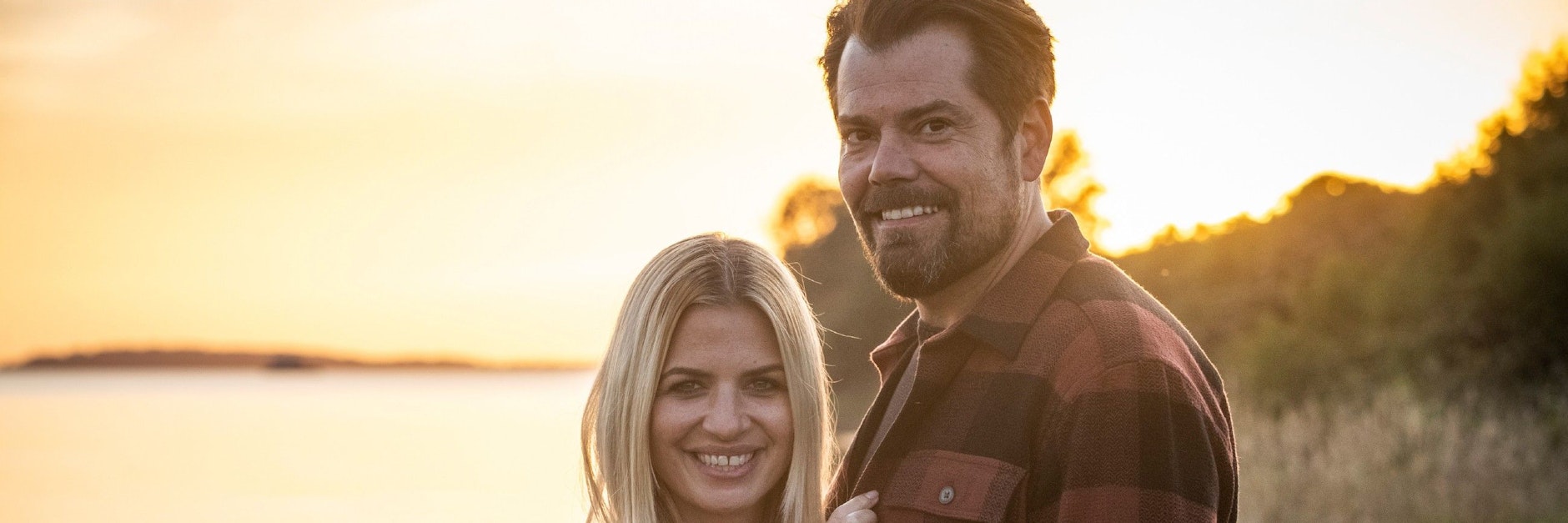 Susan Sideropoulos und Daniel Fehlow spielen gemeinsam im GZSZ-Spin-off „Leon – Glaub nicht alles, was du siehst“.