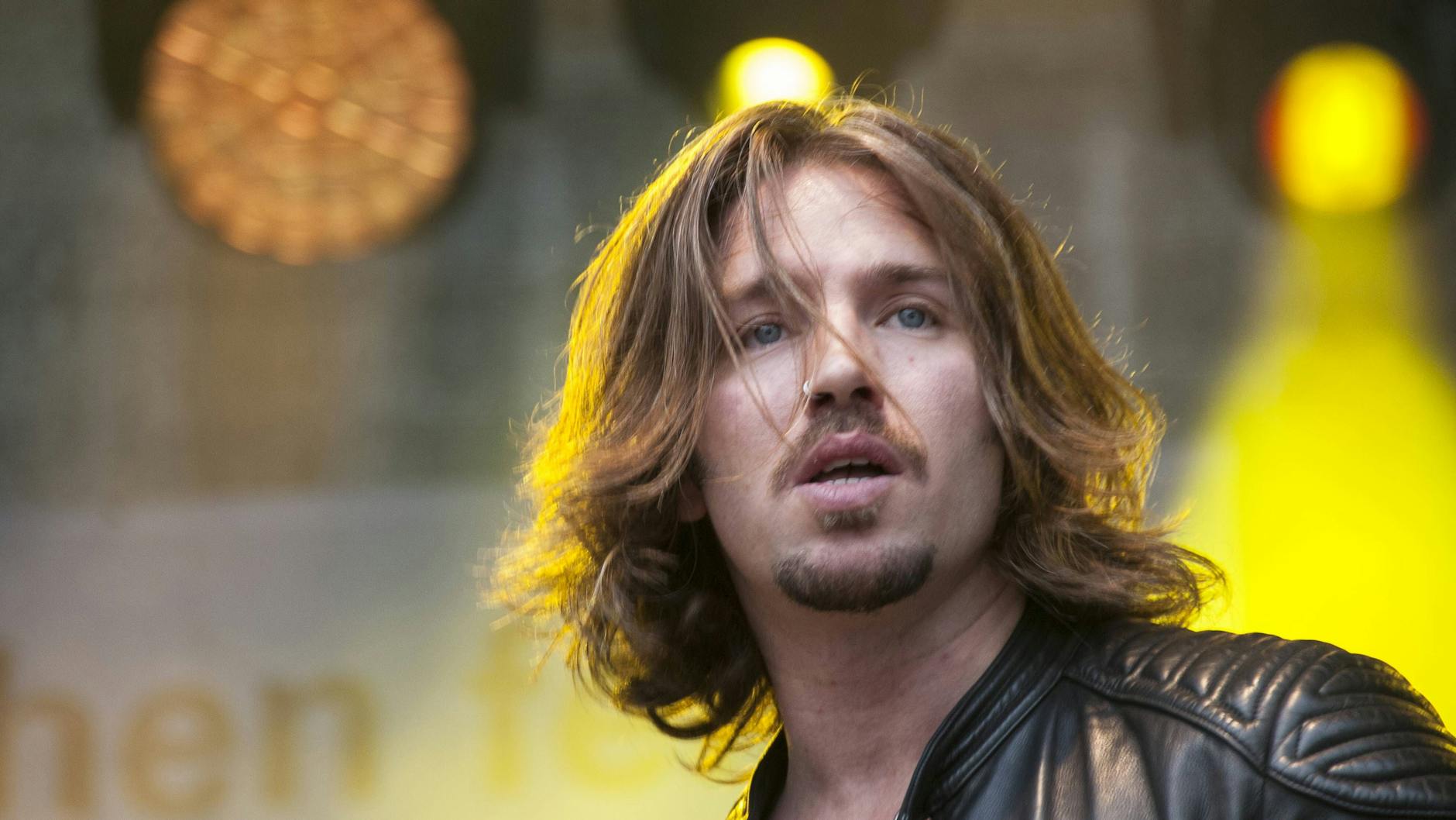 Gil Ofarim erklärt auf Instagram, er habe sich nach dem Vorfall in Leipzig aus der breiten Öffentlichkeit zurückgezogen. 