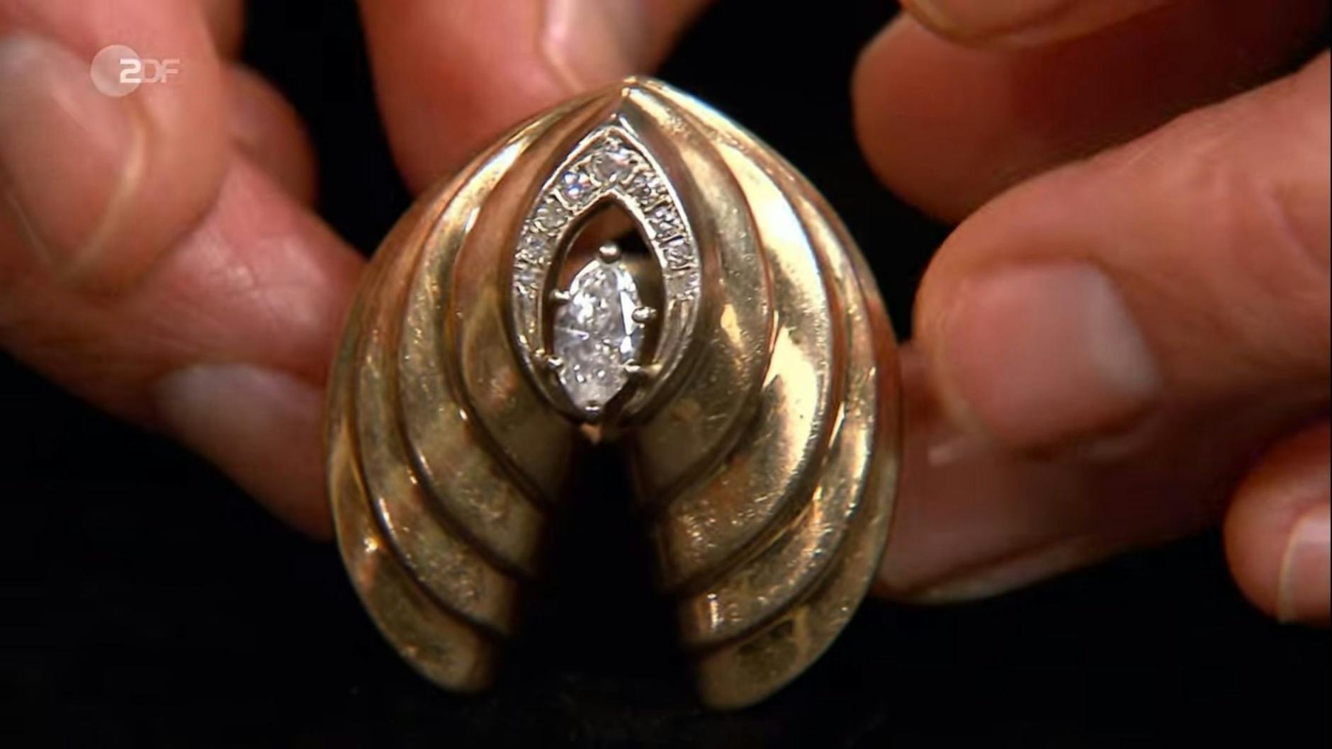 0,8 Karat hat der Diamant in der Mitte des Ringes, der bei „Bares für Rares“ angeboten wurde.