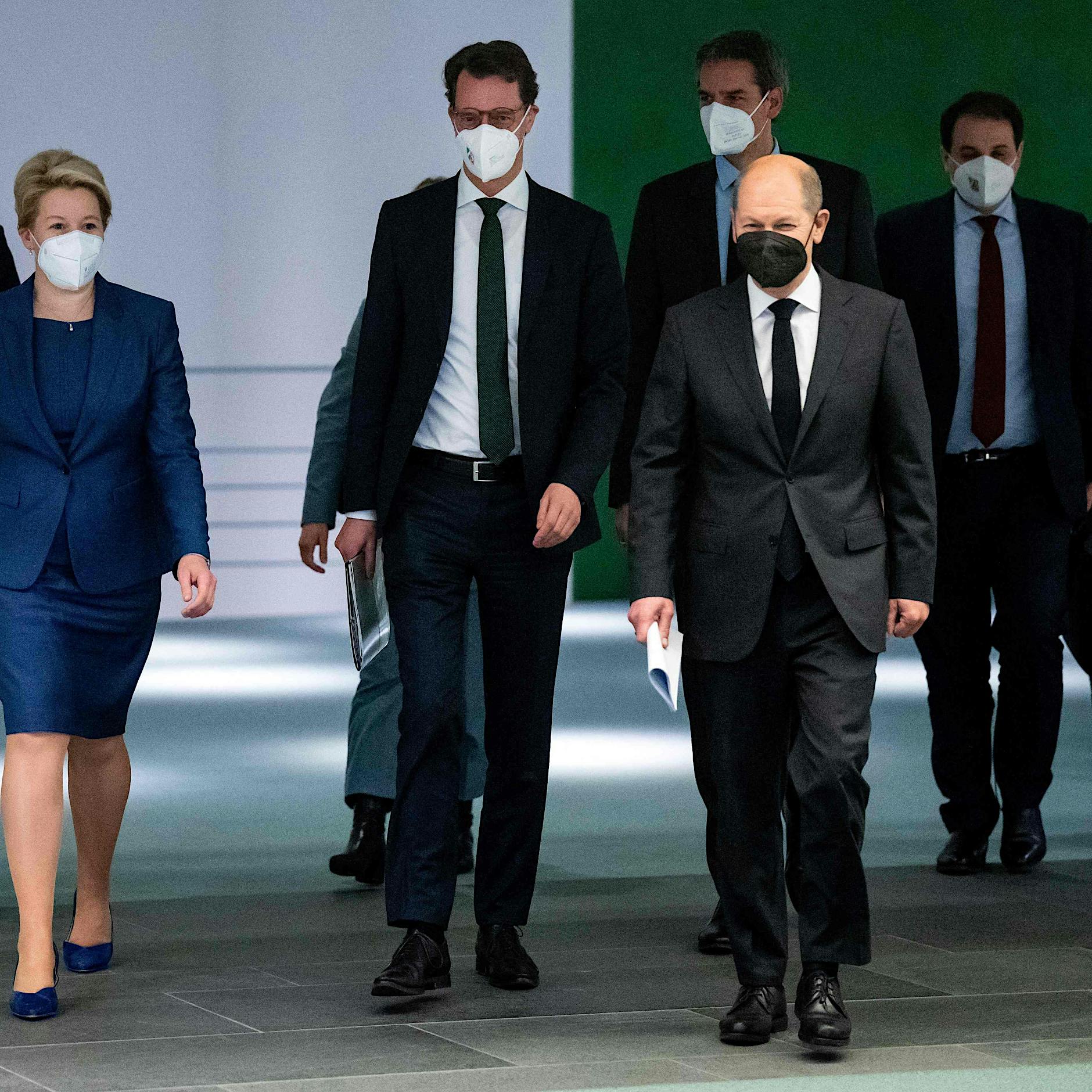 Erste Pläne: Auch Bund und Länder wollen Quarantäne wegen Omikron verkürzen