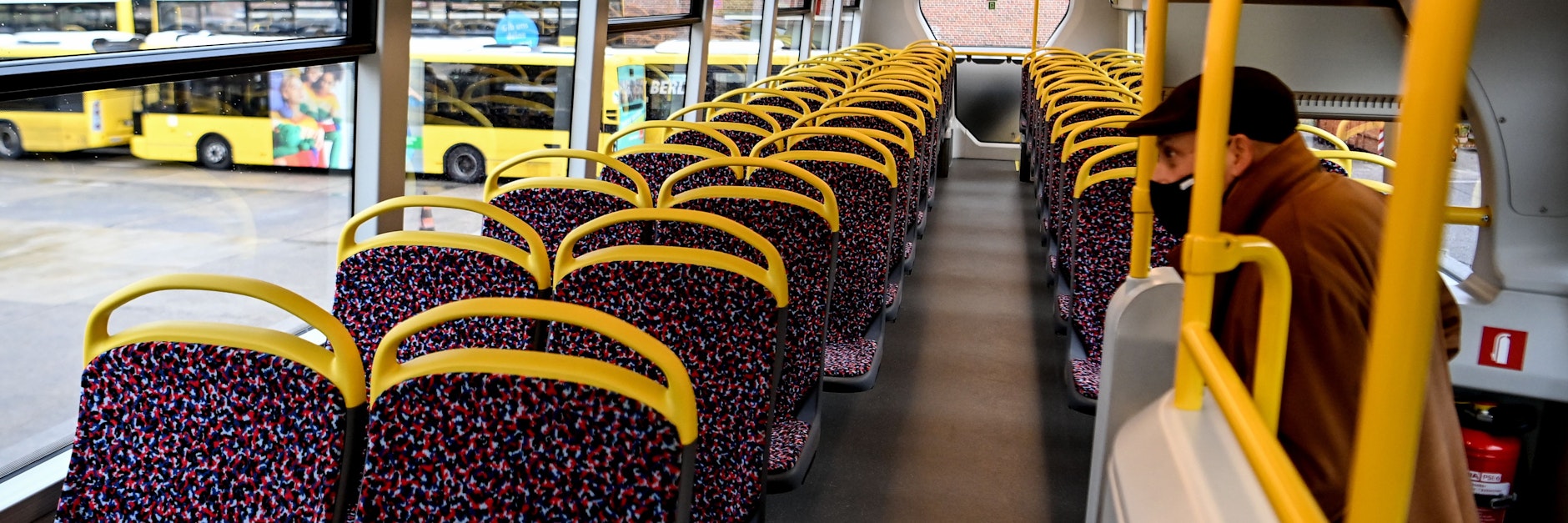 Im 2020 vorgestellten Doppeldecker-Prototyp der schottischen Firma Alexander Dennis war das Wimmelwürmer-Design noch zu sehen.