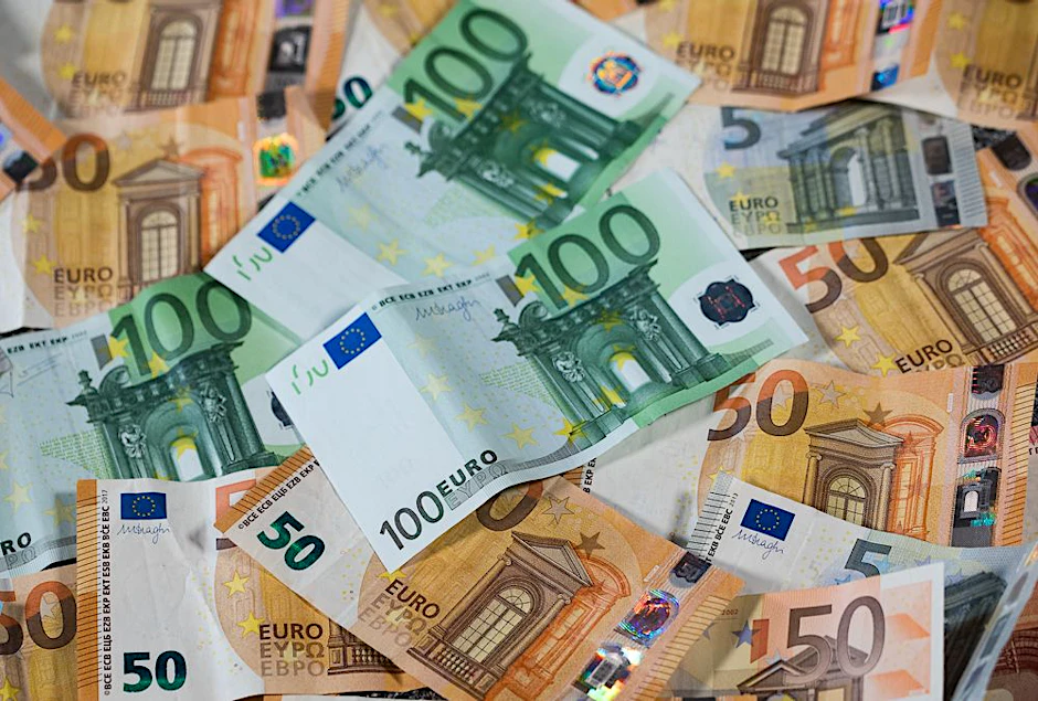 Eine höhere Inflation schwächt die Kaufkraft von Verbrauchern (Symbolbild).&nbsp;