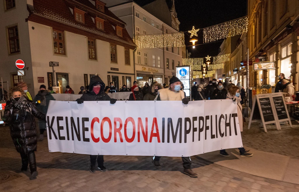 Berlins Hausärztechef: „Jetzt noch eine Impfpflicht wäre Kokolores“