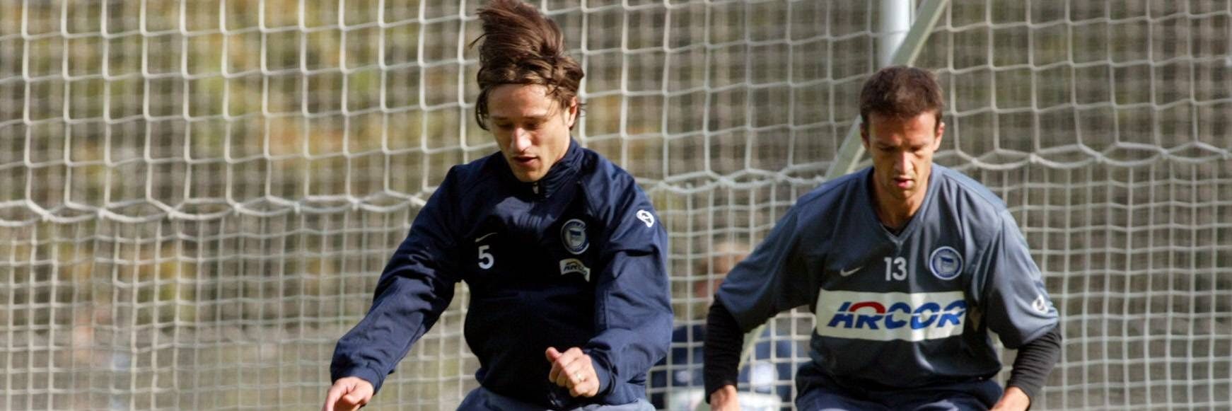 Lang ist es her! Niko Kovac und Fredi Bobic beim gemeinsamen Hertha-Training im Jahre 2003.