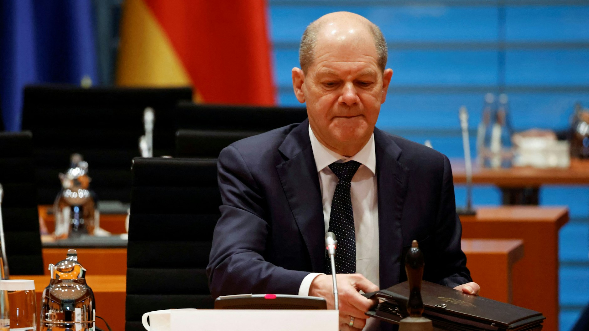 Kanzler Olaf Scholz (SPD) bei der ersten Kabinettssitzung in diesem Jahr. 