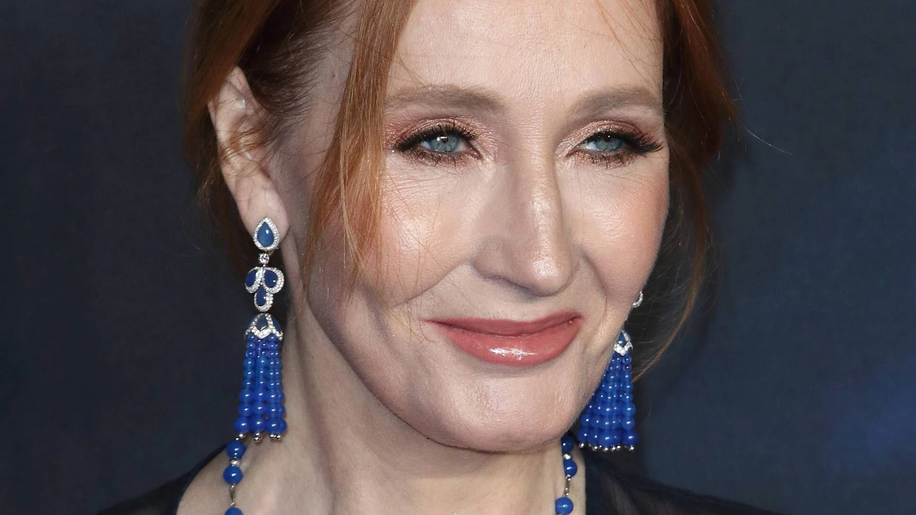 Nicht nur mit ihren transfeindlichen Äußerungen hat sich Joanne K. Rowling blamiert, findet Anja Rützel.