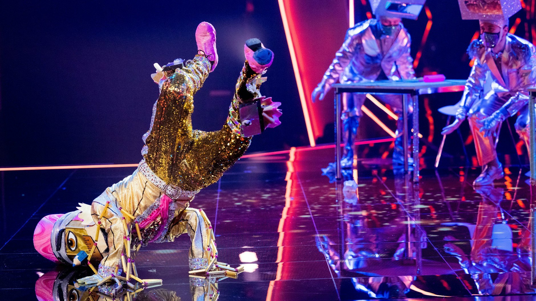 Der Buntstift punktete mit überzeugenden Performances auf der Bühne von „The Masked Dancer“.