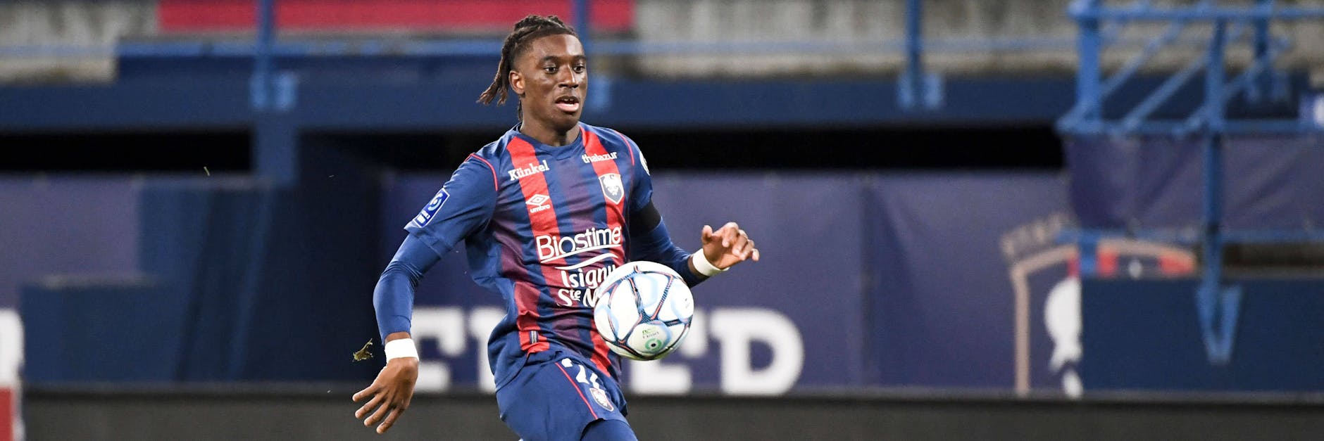 War bis zum Sommer heißbegehrt und soll künftig für Hertha BSC stürmen: Frankreichs Flügelflitzer Kelian Nsona (19). 