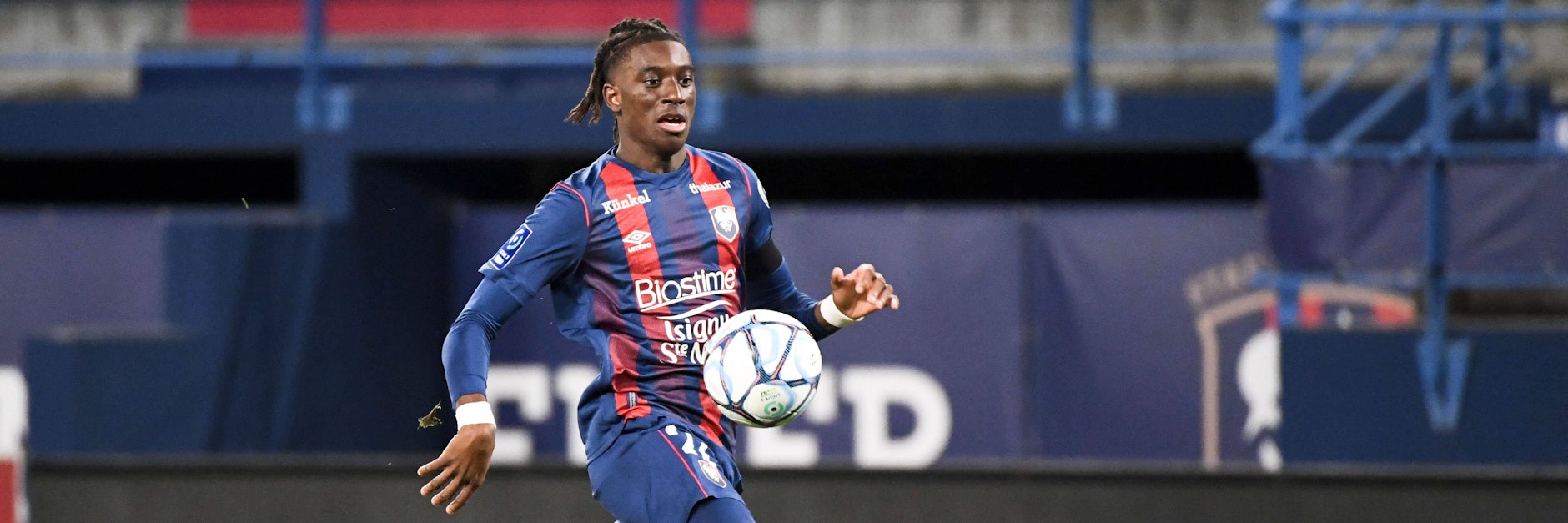 War bis zum Sommer heißbegehrt und soll künftig für Hertha BSC stürmen: Frankreichs Flügelflitzer Kelian Nsona (19).&nbsp;