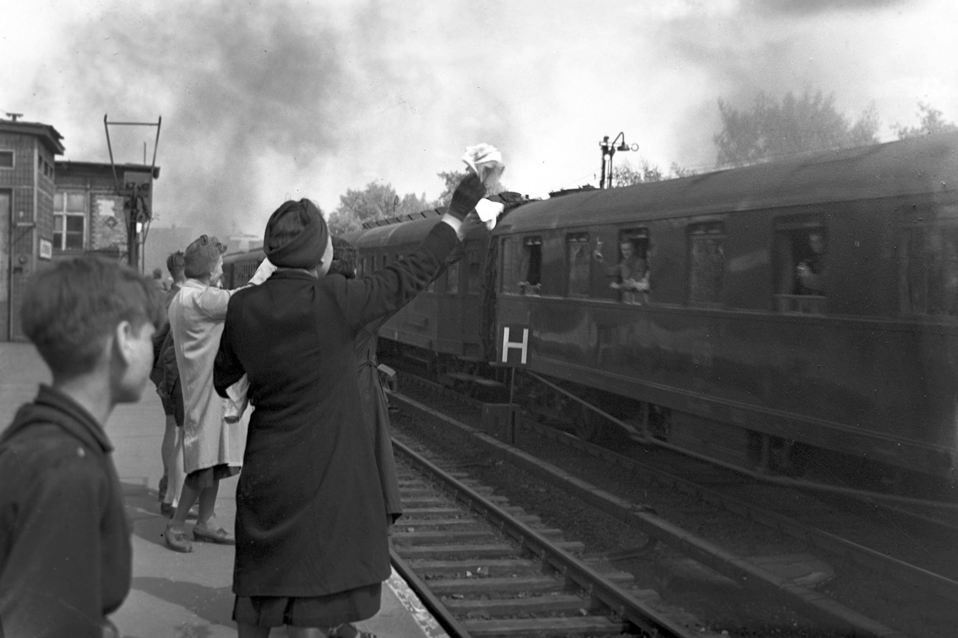 Nach Aufhebung der Berlinblockade am 12. Mai 1949 startet am gleichen Tag der erste Interzonenzug FD 112 aus Berlin nach Köln.