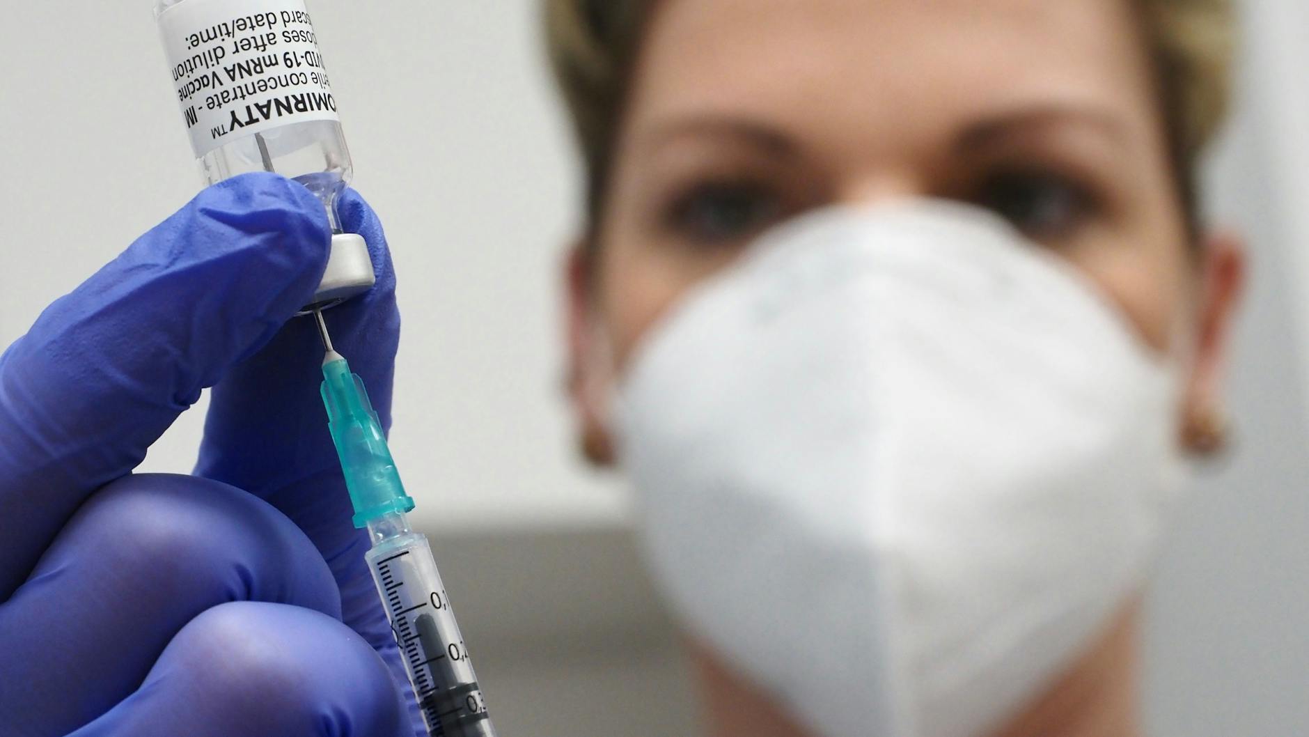 Mit der Impfpflicht kommt viel Arbeit auf die Ärzte zu. Die Praxen seien gut vorbereitet, erklärt die KV-Berlin.