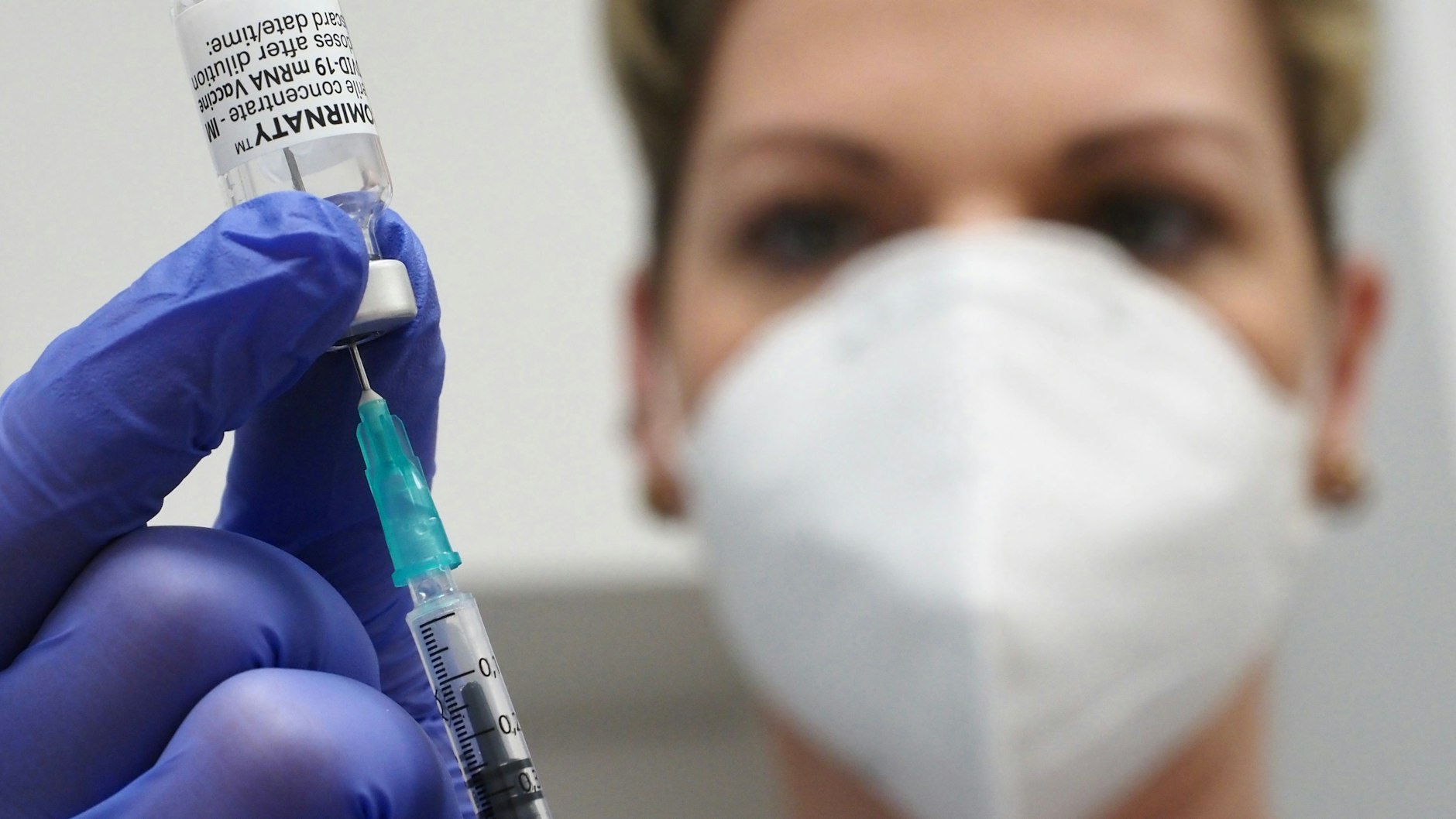 Mit der Impfpflicht kommt viel Arbeit auf die Ärzte zu. Die Praxen seien gut vorbereitet, erklärt die KV-Berlin.