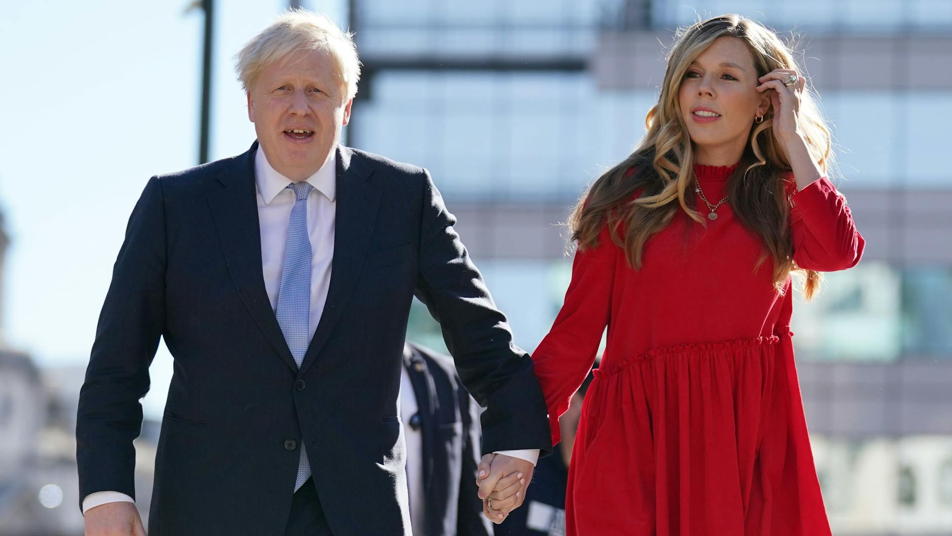 Boris Johnson und seine Frau Carrie Johnson sollen der Einladung zur Corona-Party gefolgt sein.