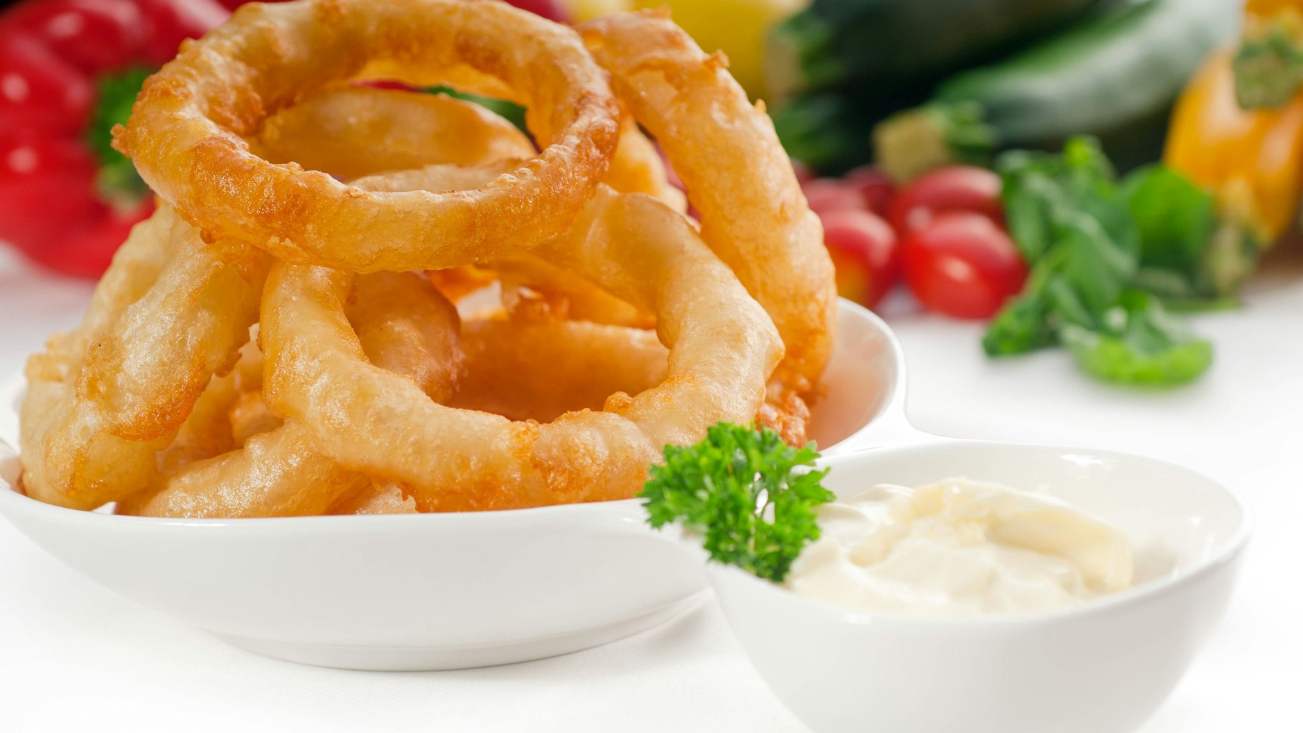 Gebackene Zwiebelringe sind eine echte Köstlichkeit.