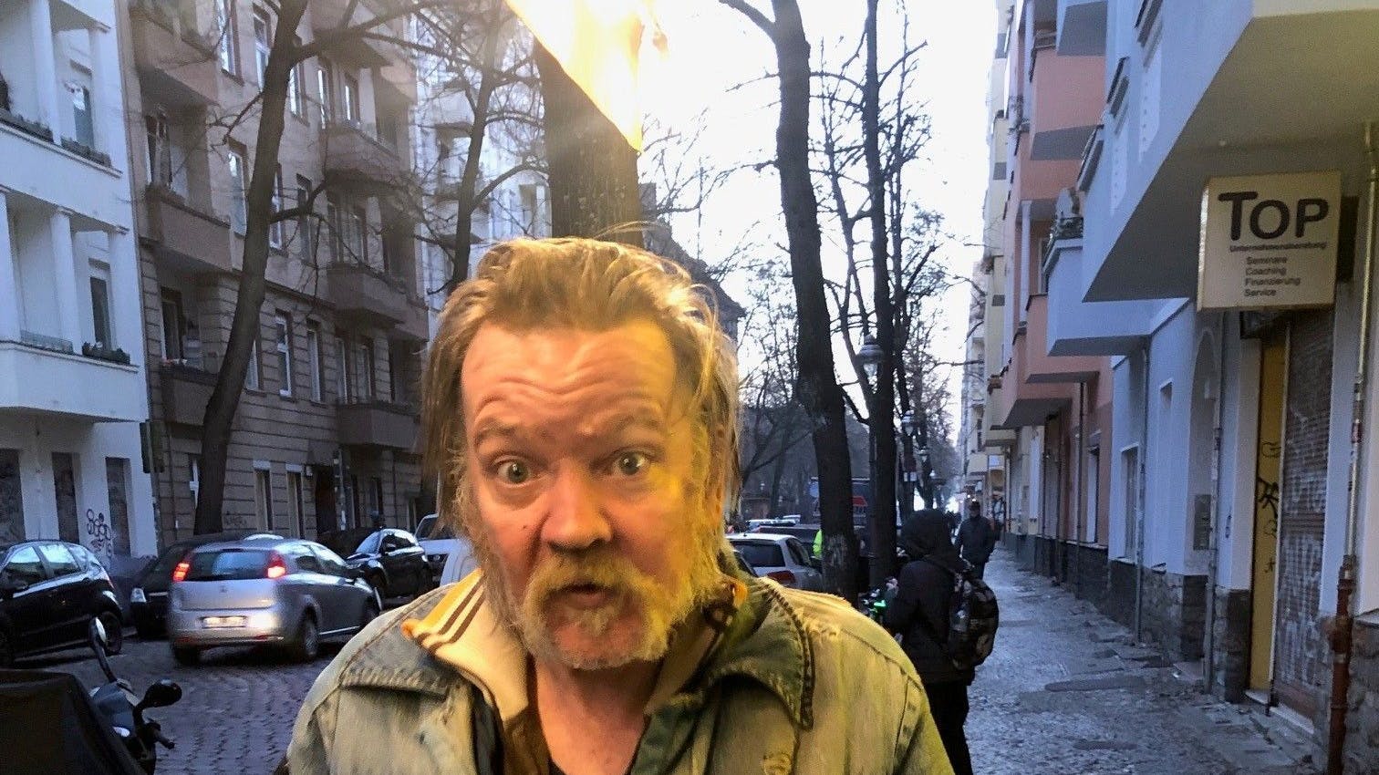 Thias Teuwen wohnt in der Leinestraße: „Ich hab keinen Bock, mich vor der Haustür zu infizieren. Wo bleibt da der Schutz der Bevölkerung?“