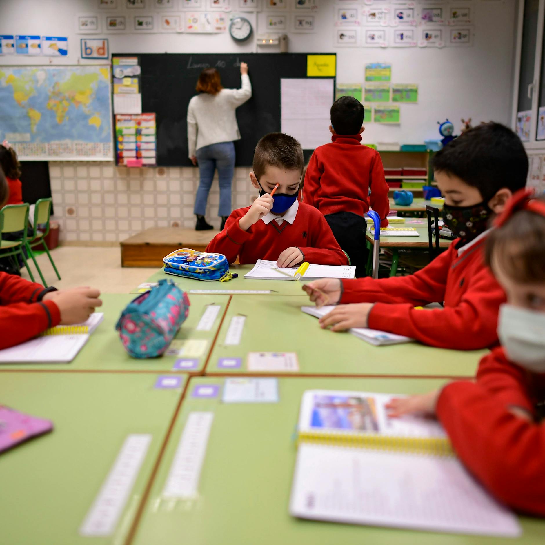 Totales Corona-Chaos in Frankreich – weil Schulen unbedingt offen bleiben sollen! Droht das auch bei uns?