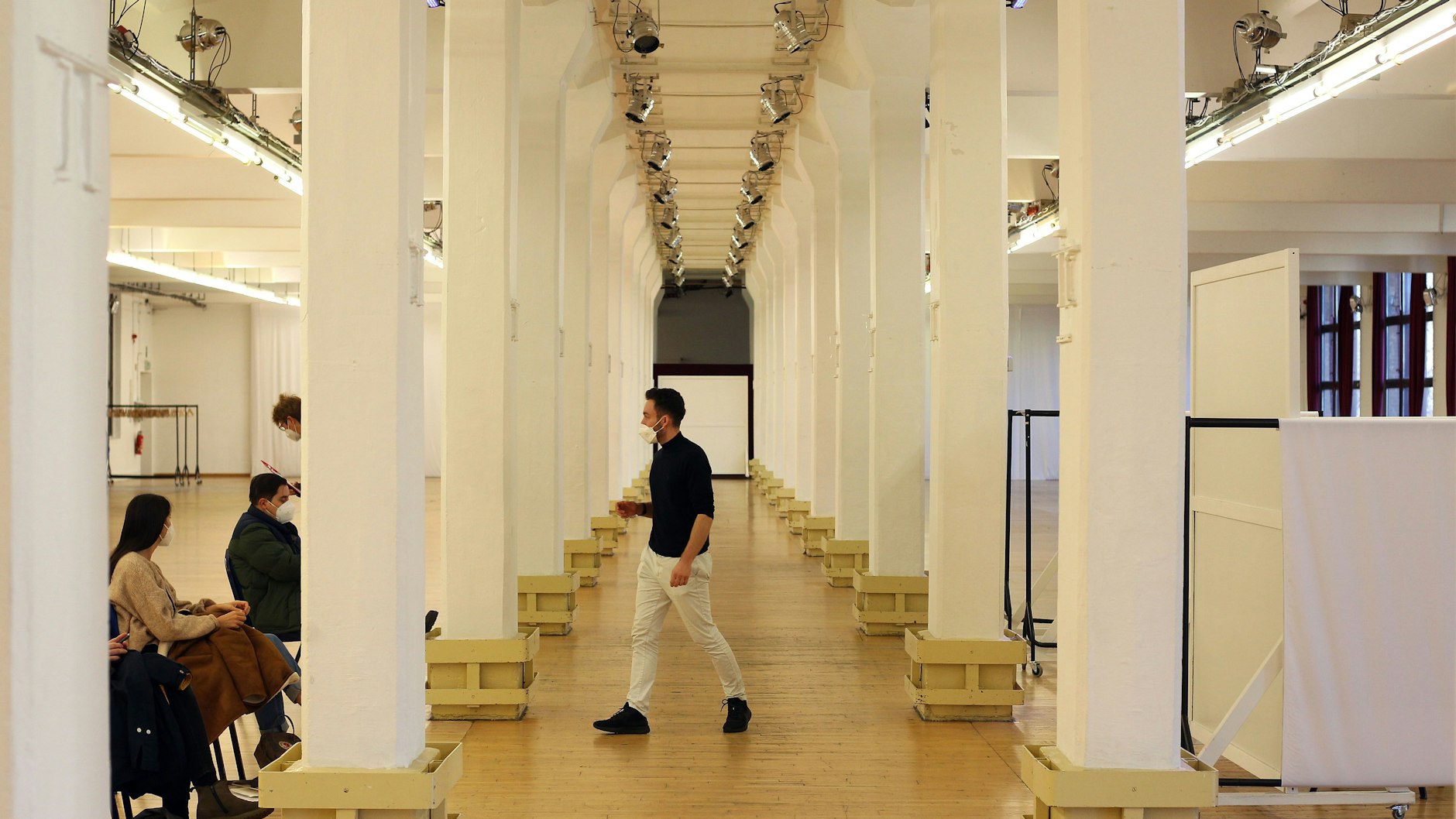 Kurze Wartezeiten verspricht das Corona-Impfzentrum an der Wiebestraße, das jetzt auch Biontech im Angebot hat.