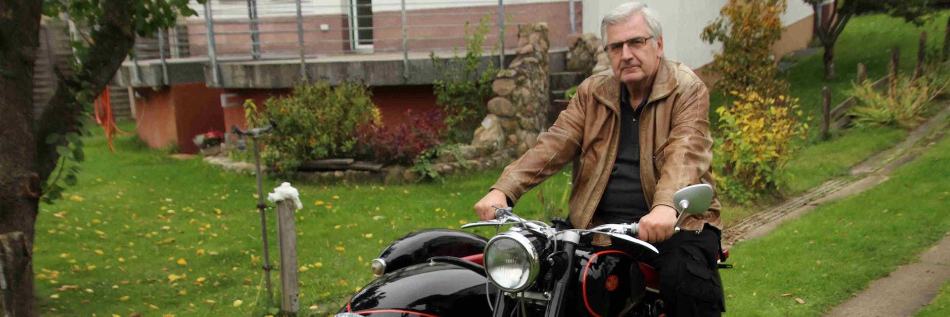 Wenn Wolfgang Koch den Kopf freibekommen will, steigt er gern auf sein Motorrad.