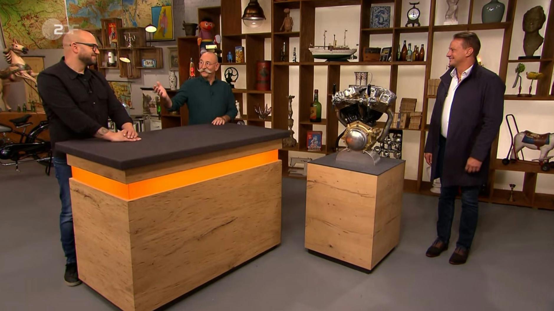 Bei „Bares für Rares“ stand die einmalige Zapfanlage im Mittelpunkt.