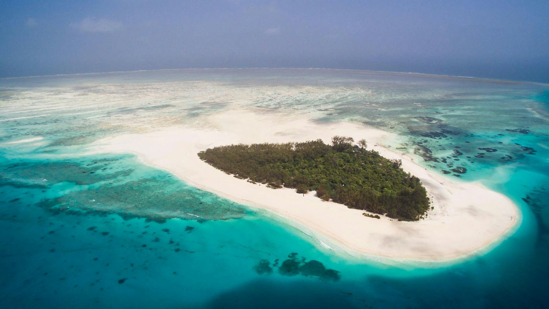 Neun von 50 Inseln des Sansibar Archipels stehen als Privatinseln zum Verkauf. Auf der Insel Mnemba versteckt sich bereits ein Öko-Luxushotel. 