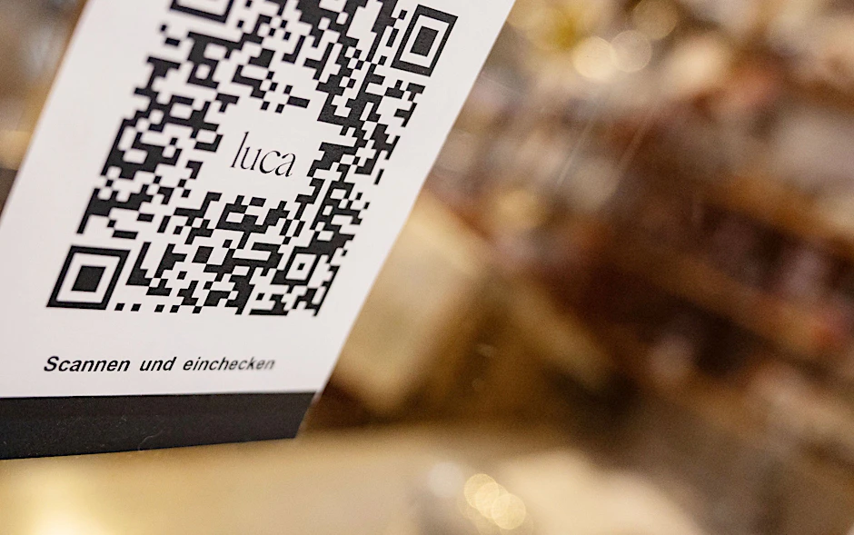 Die Luca-App wird von Restaurantbesitzern und Event-Veranstaltern zur Kontaktdatenerfassung genutzt. (Symbolbild)