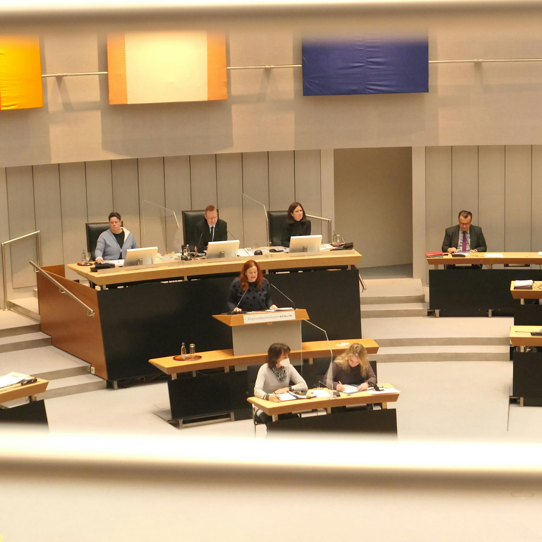 Senatorin gesteht zu: Corona-Variante Omikron überfordert Test-Kapazitäten