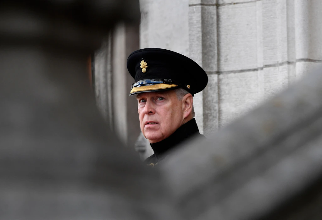 Queen entzieht Prinz Andrew militärische Dienstgrade