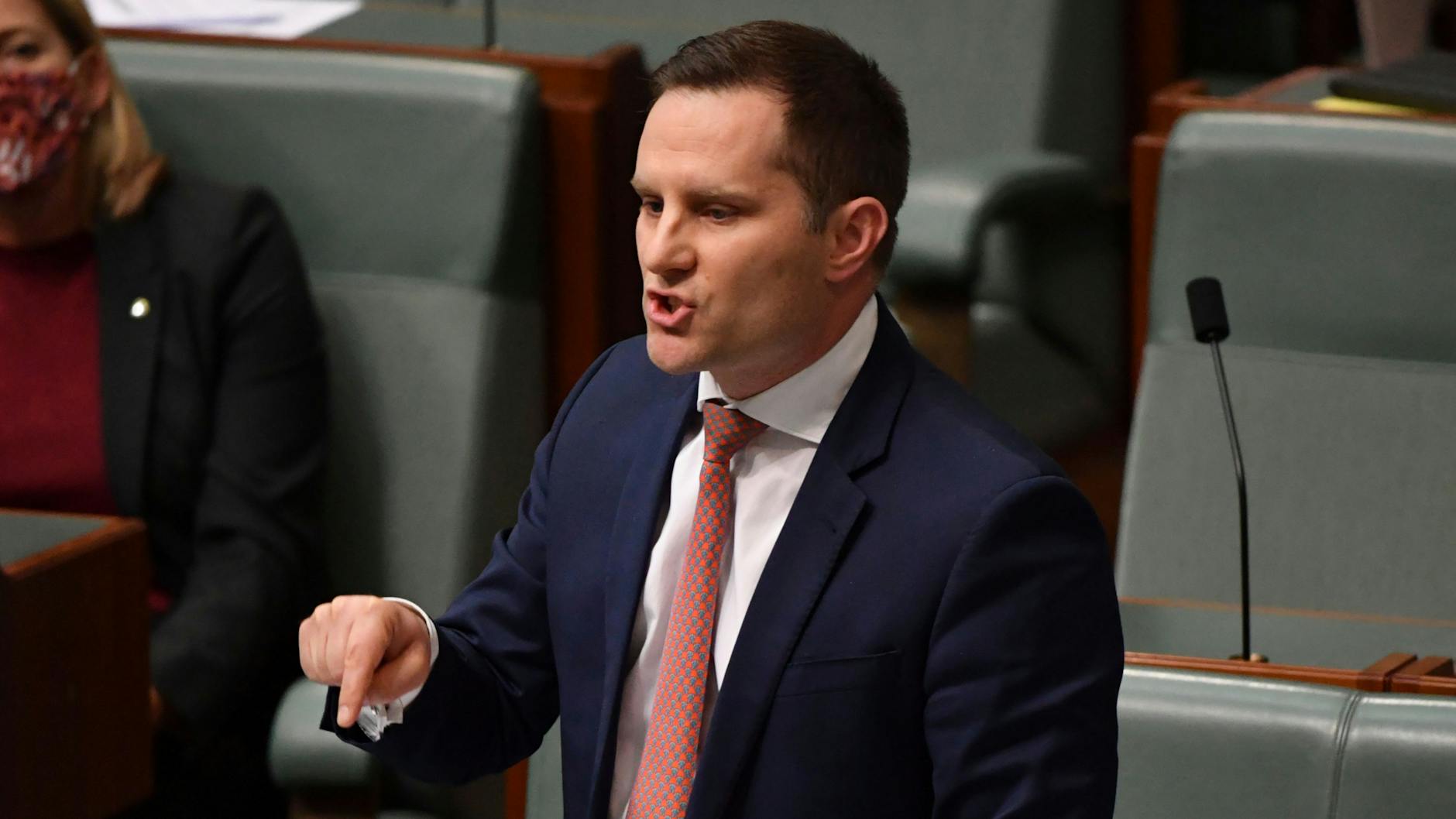 Die Entscheidungsgewalt in dem umstrittenen Fall rund um Novak Djokovic liegt bei Australiens Einwanderungsminister Alex Hawke.
