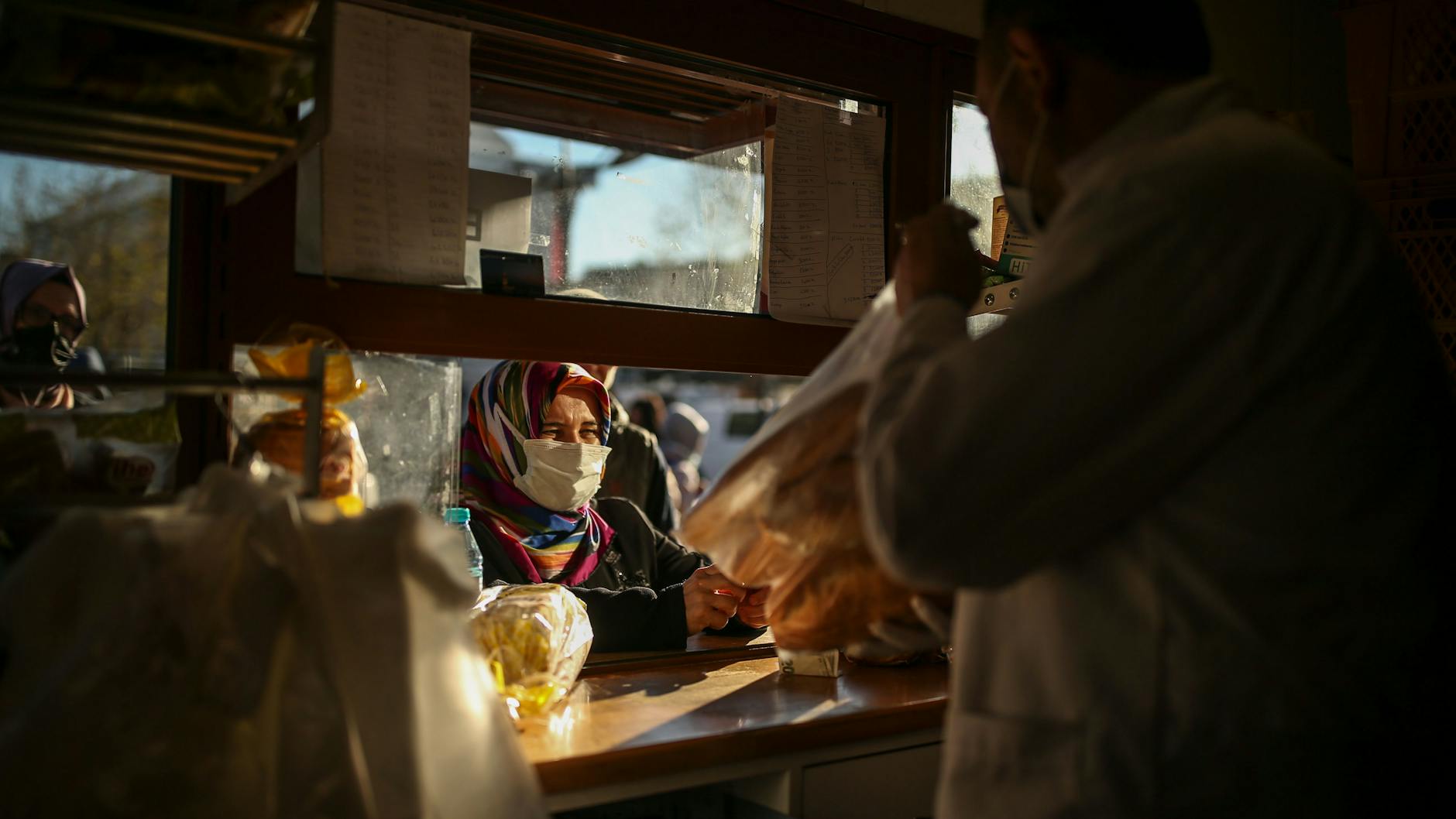 „Wenn ich die Verkäufer heute nach dem Preis frage, schämen sie sich, mir zu antworten“: Einkaufsalltag in der Türkei.