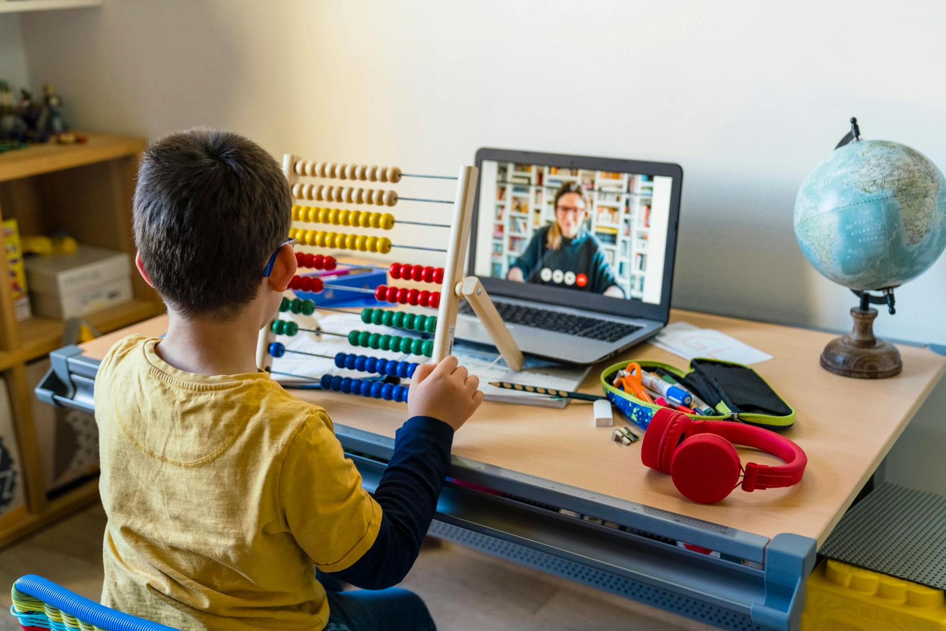 In der Corona-Zeit fand viel Unterricht zu Hause statt.