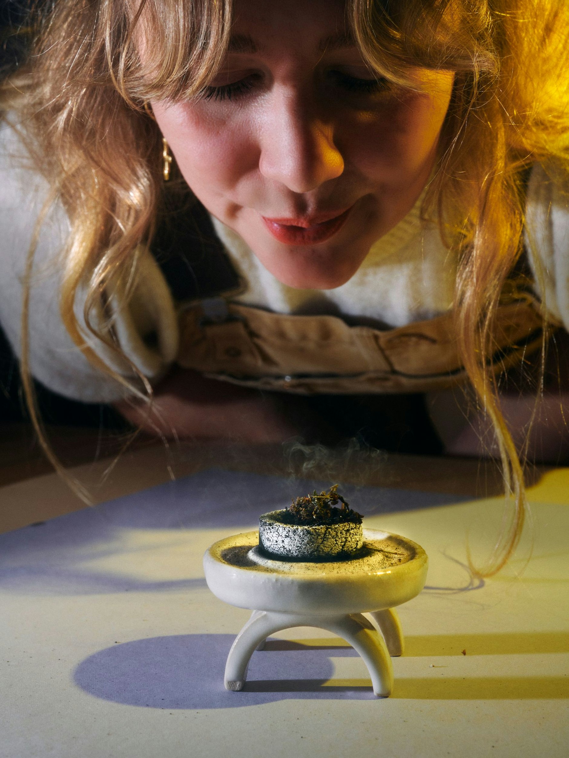 Damit uns die Puste bleibt: Es gibt auch lokal produziertes Räucherwerk.