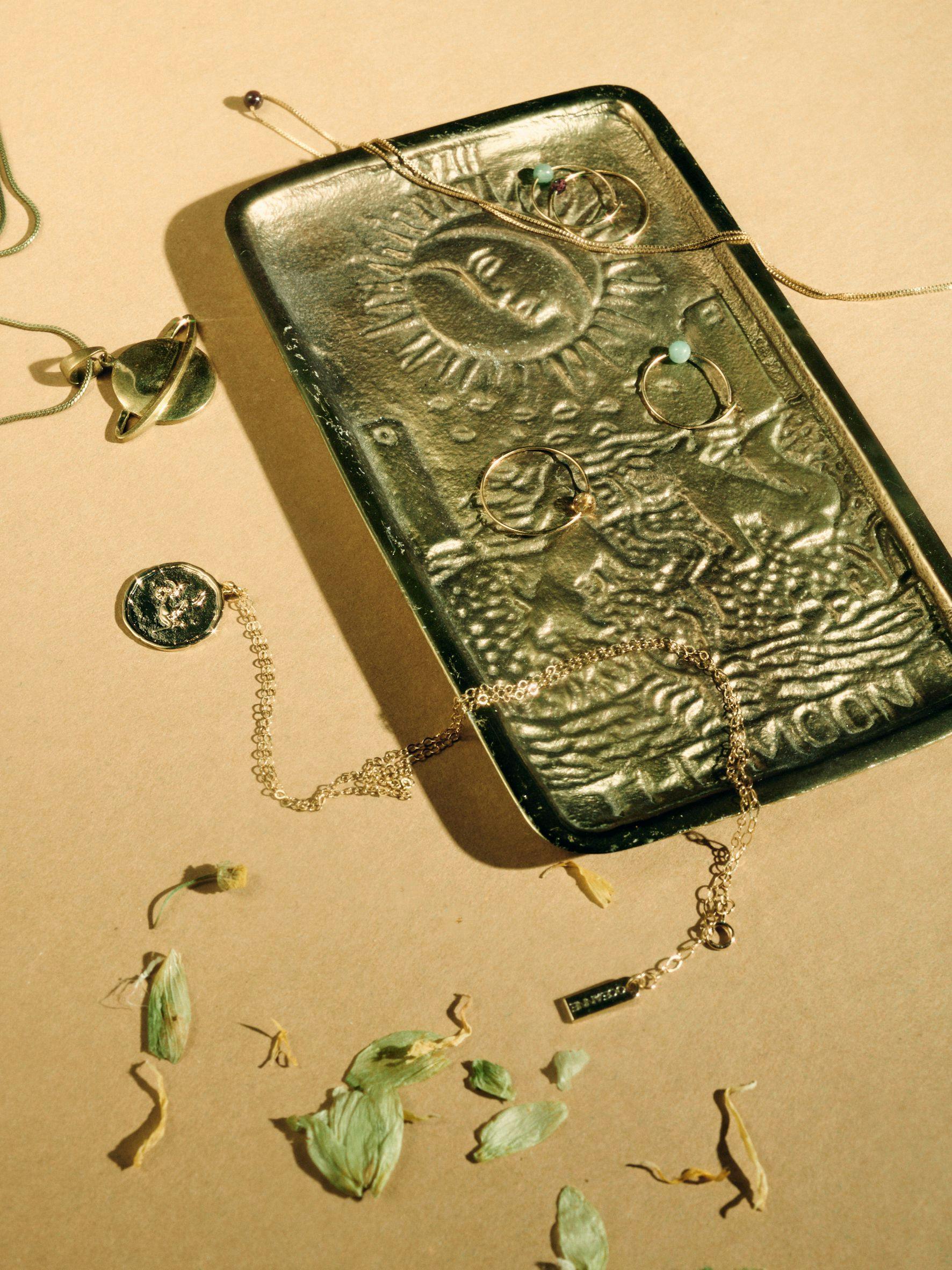 Sonne und Saturn: Astrologie ist für Millennials wieder ein großes Thema.