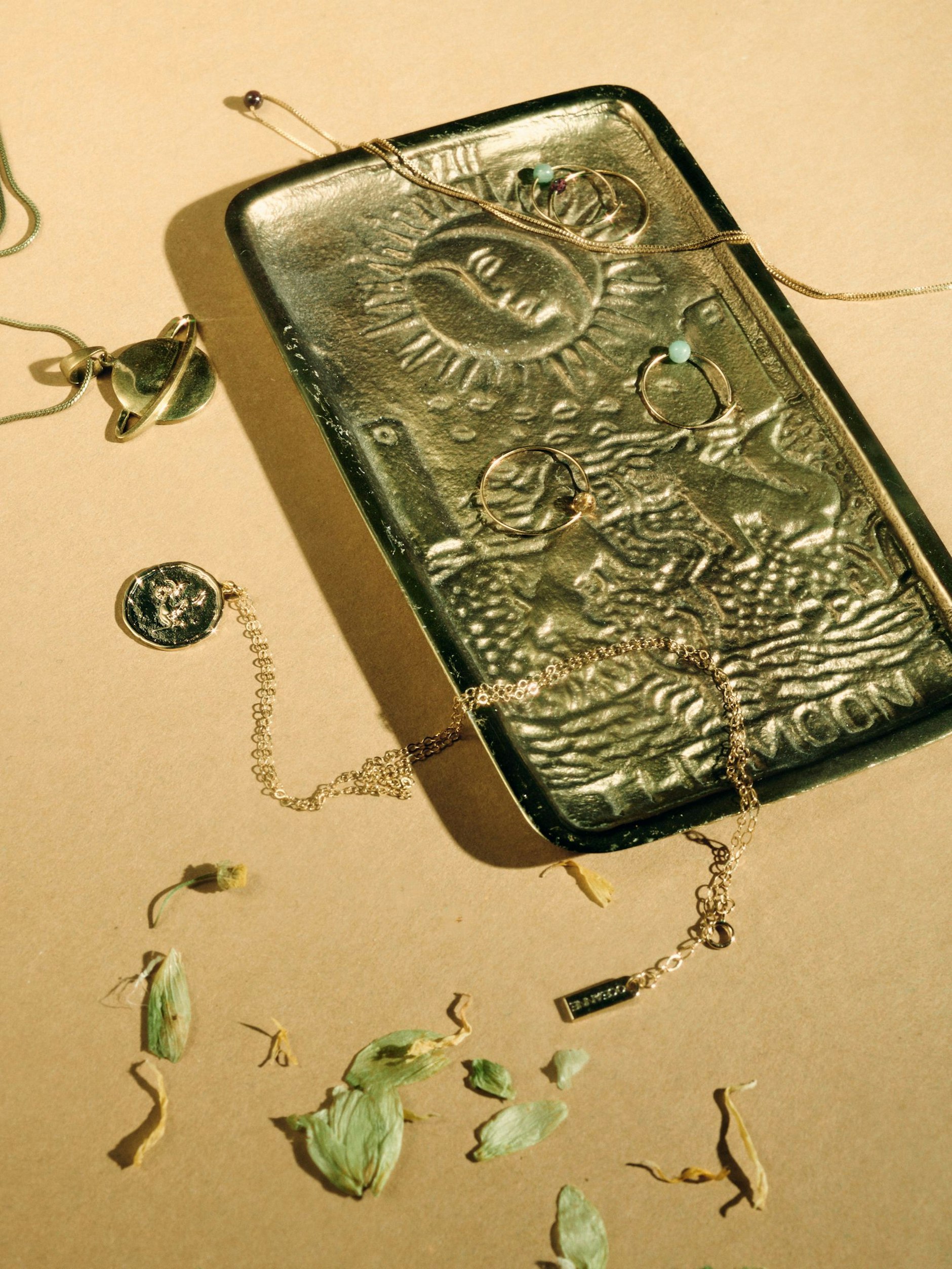 Sonne und Saturn: Astrologie ist für Millennials wieder ein großes Thema.