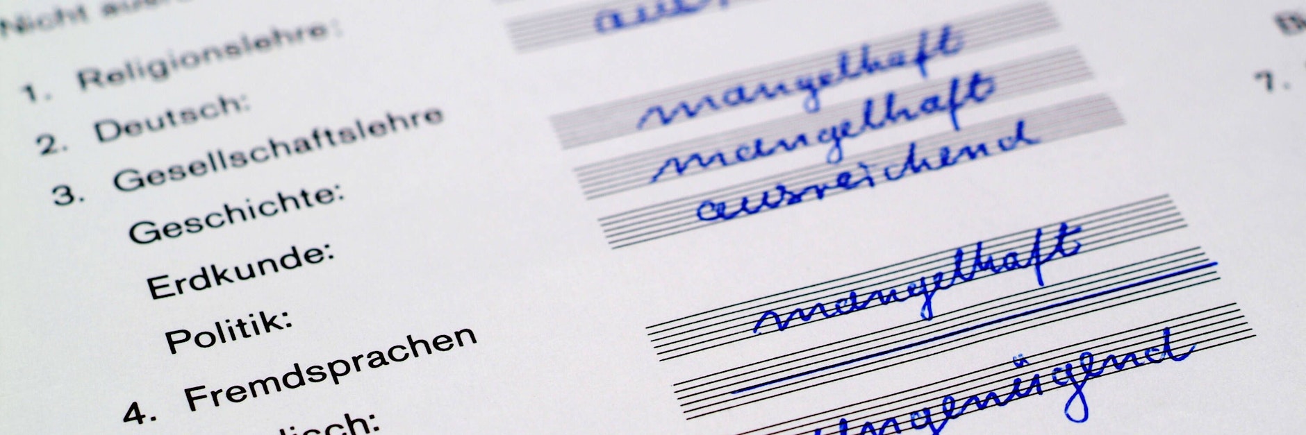 Halbjahreszeugnisse – eine Zeit, die bei vielen Schülern auch mit Angst verbunden ist.