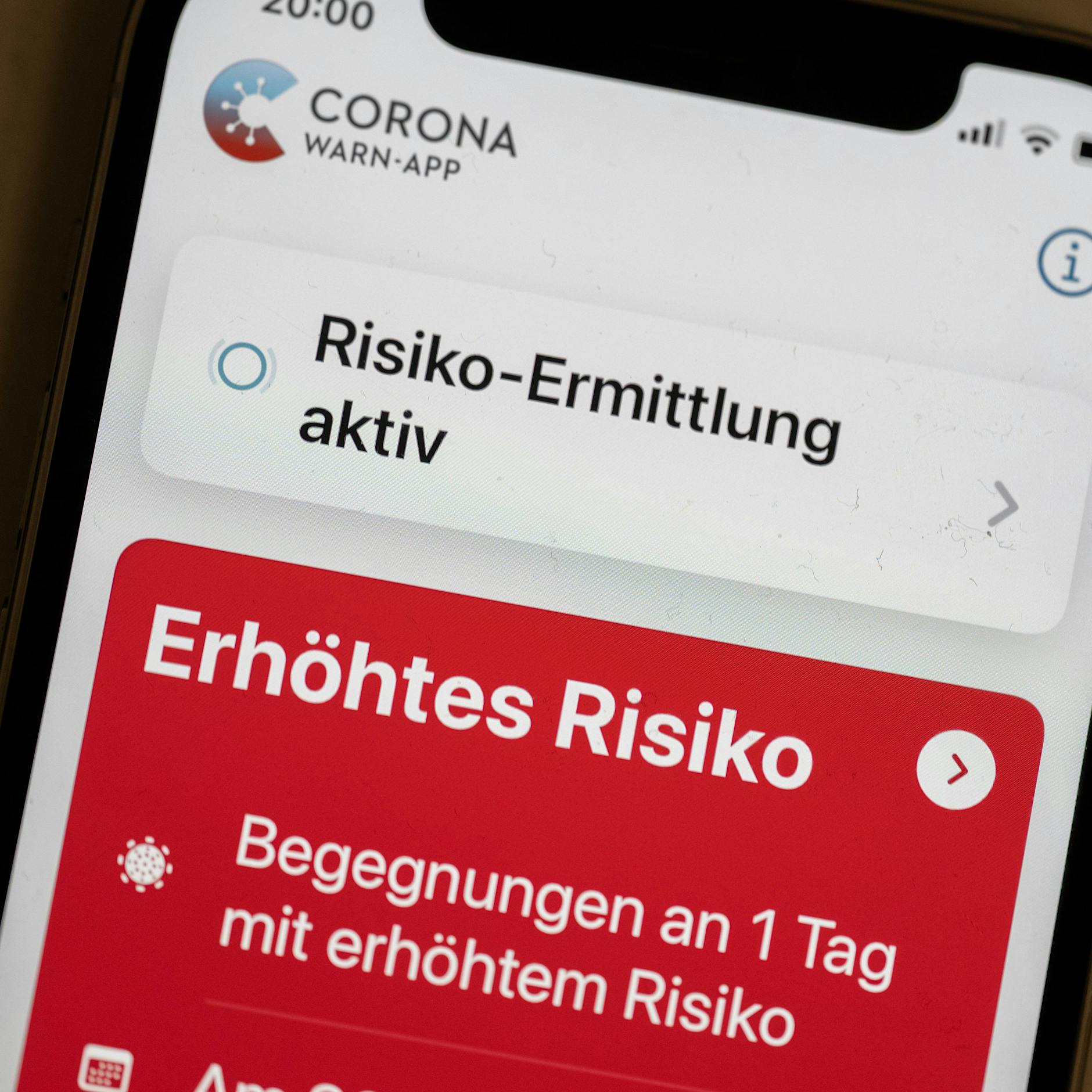 Wichtige Tipps: Die Corona-App leuchtet knallrot – was tun? SO müssen Sie sich jetzt verhalten