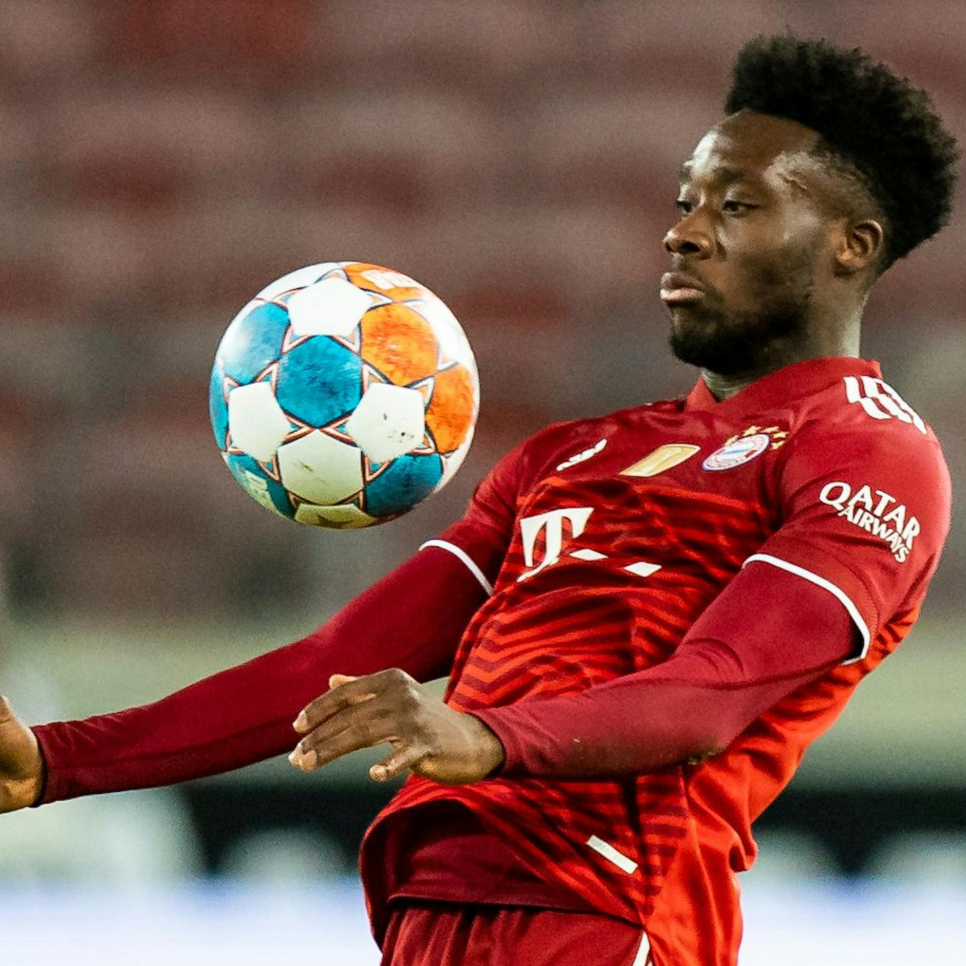 Nach Corona-Infektion: Bayerns Alphonso Davies fällt mit Herzmuskelentzündung aus!