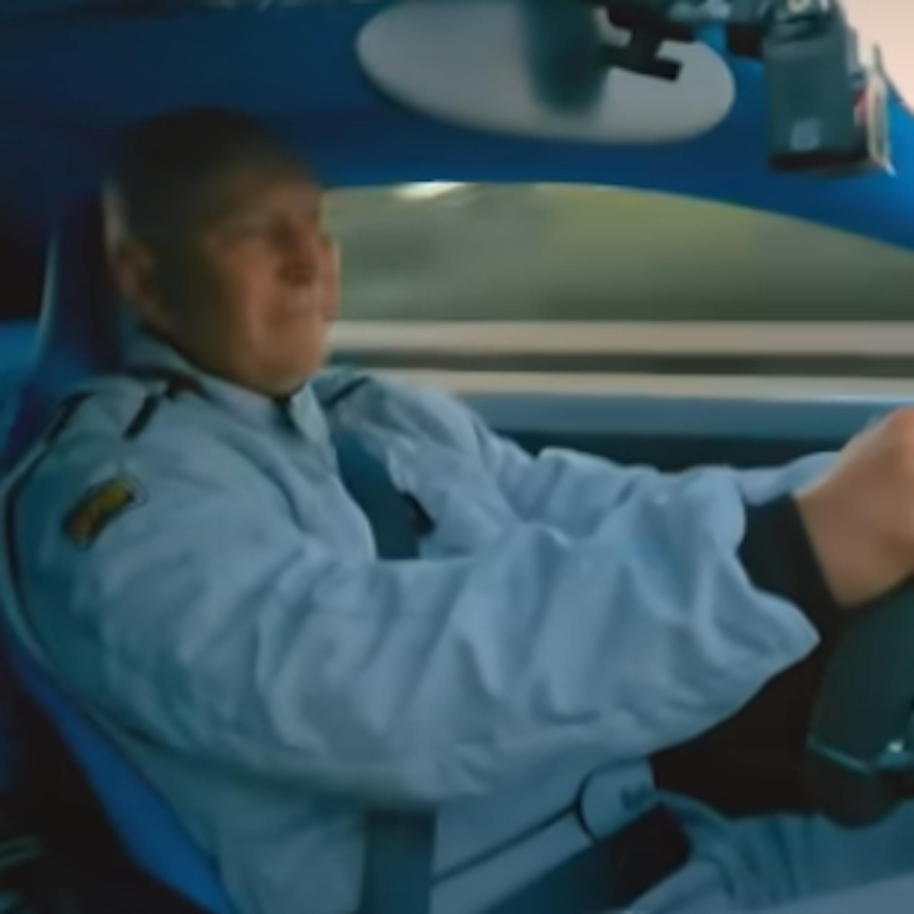 Milliardär rast auf dem Weg von Berlin nach Hannover mit 417 km/h über die Autobahn – Verfahren eingestellt!