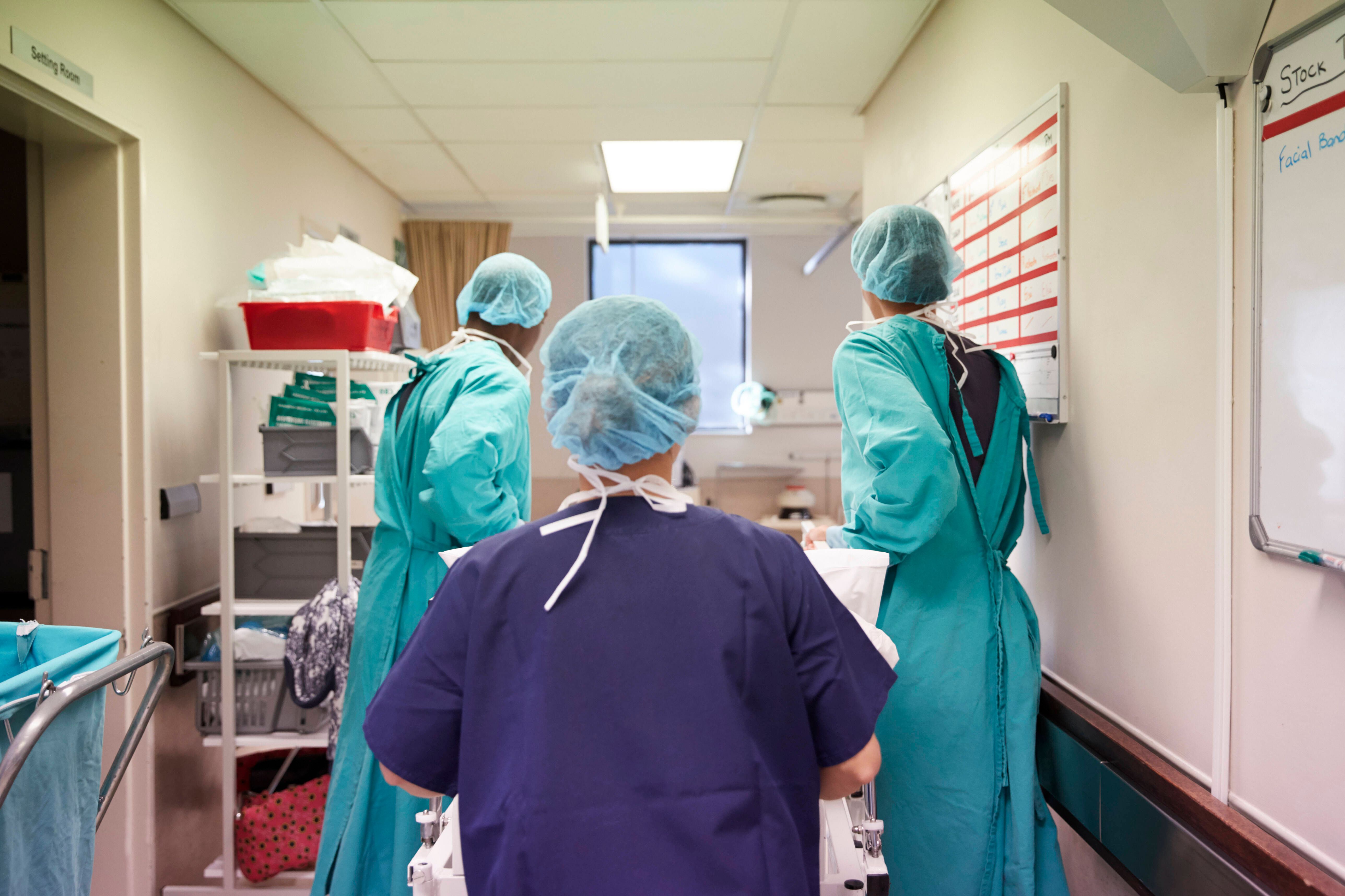 Image - Berliner Kardiologen entdecken DIESES neues Covid-Symptom: Es tritt noch nach der Corona-Genesung auf!