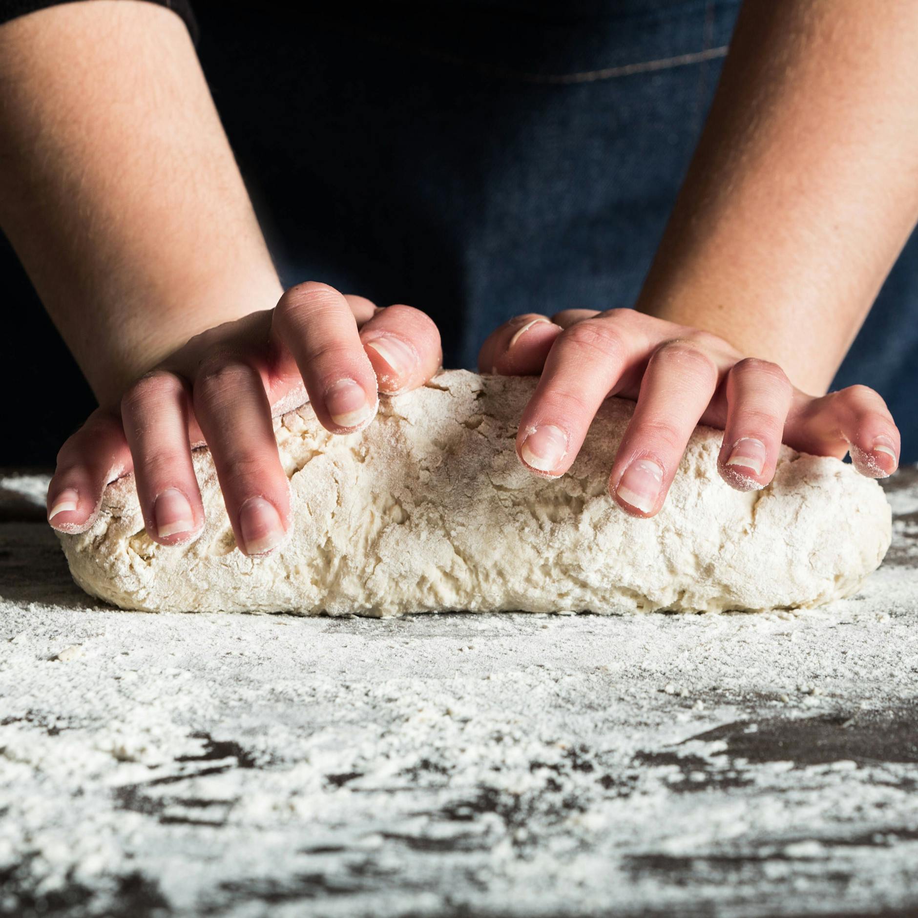 Die dunkle Farbe eines Brotes sagt nichts darüber aus, ob es aus Vollkornmehl ist oder nicht.