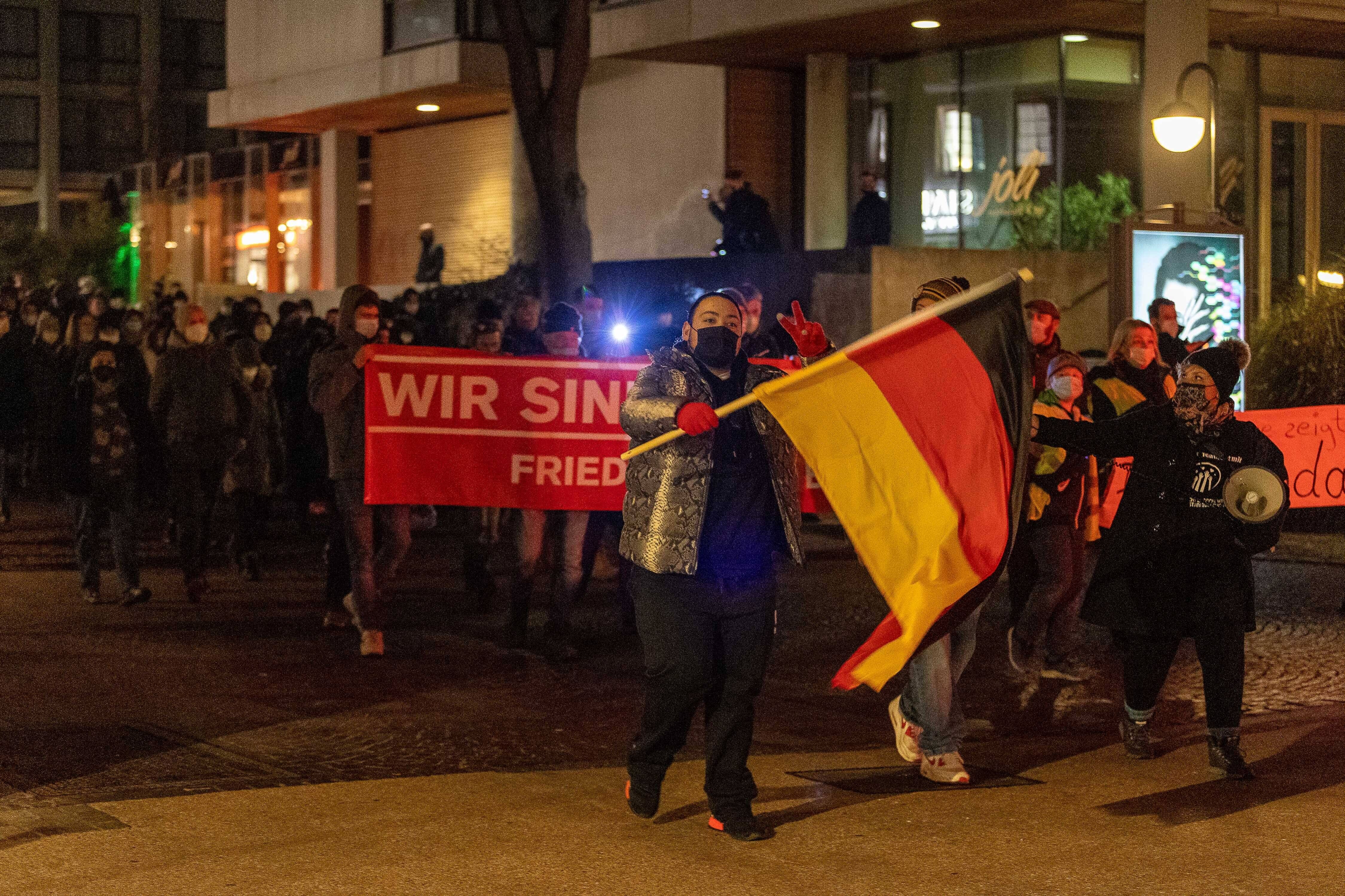 Image - Drohschreiben, Einschüchterungsversuche, Strafanzeigen: SO machen „Querdenker“ Druck auf Lehrer und Schüler