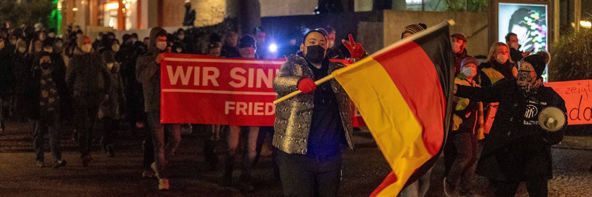 „Querdenker“-Demo in Reutlingen (Baden-Württemberg): Oft machen die Gegner der Corona-Maßnahmen auf Behörden Druck.