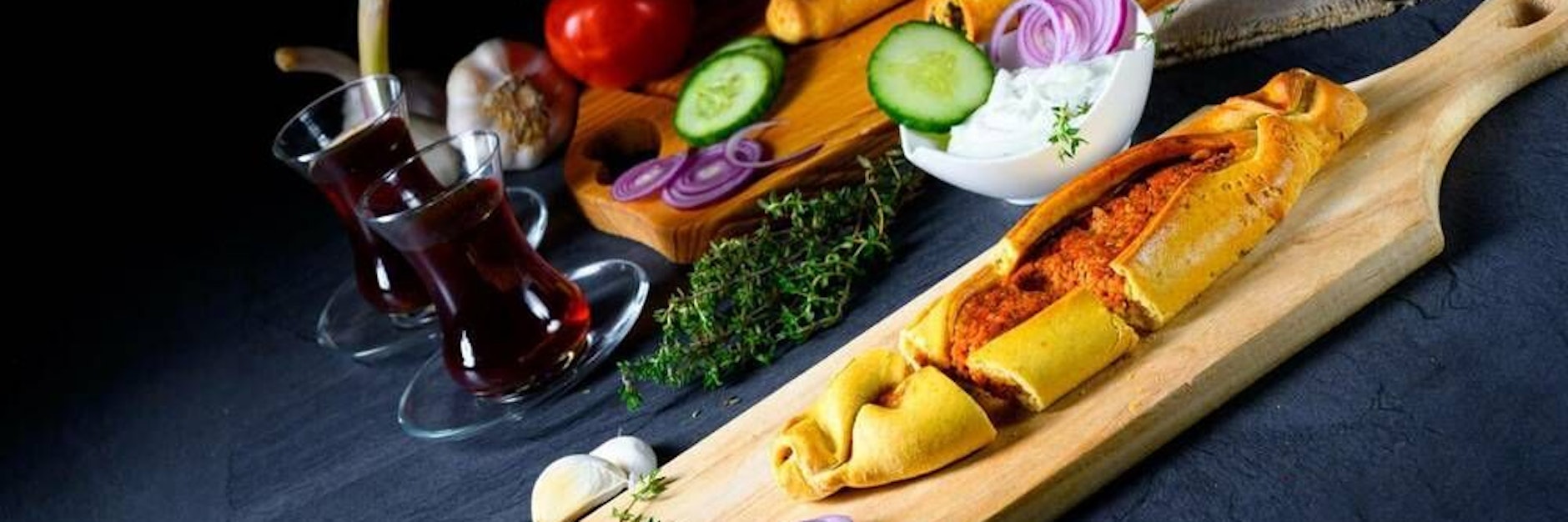 Ein Pide ähnelt einer Pizza, ist blitzschnell gemacht und einfach fantastisch lecker.