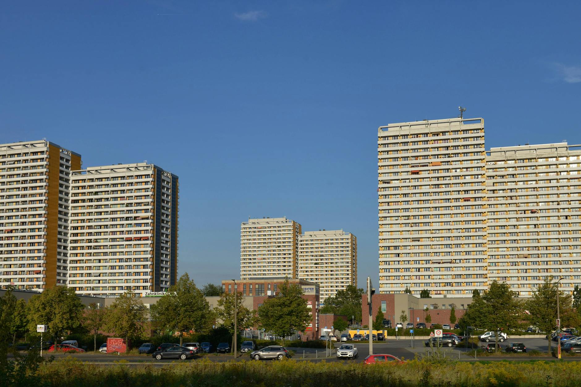 Hochhäuser am Helene-Weigel-Platz in Marzahn-Hellersdorf. ( Symbolbild)